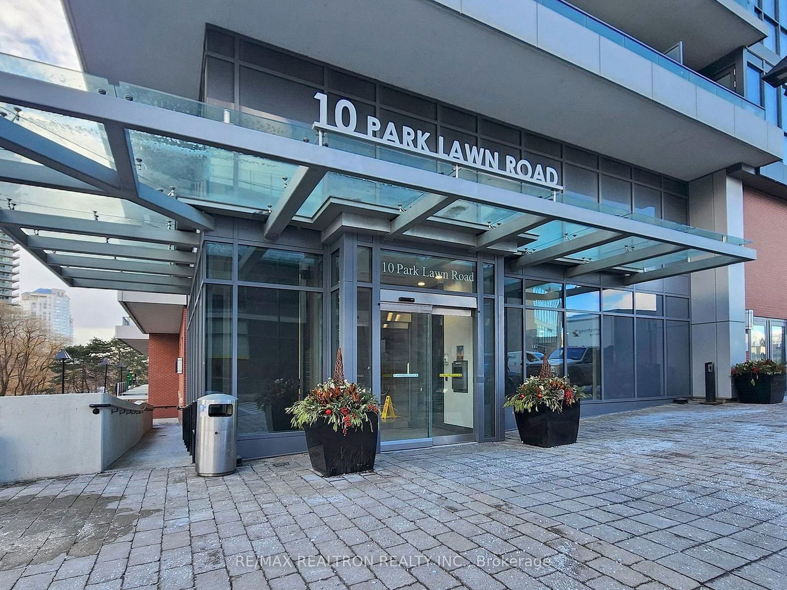 10 Park Lawn Rd, unit 3709 for sale