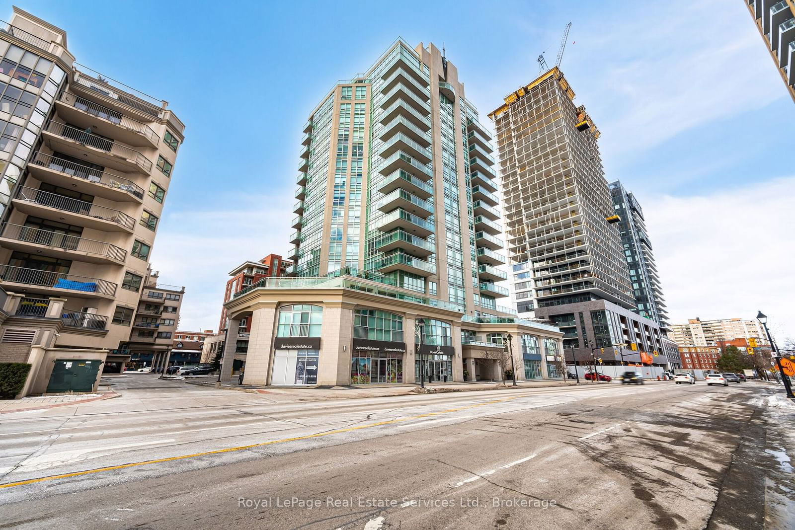 360 Pearl St, unit 902 for sale