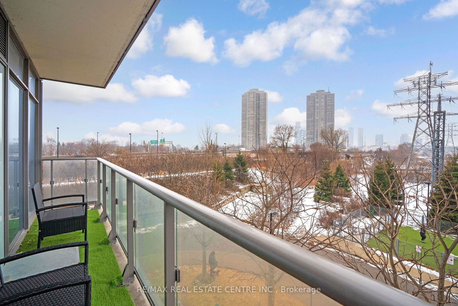 105 The Queensway Ave, unit 303 for sale