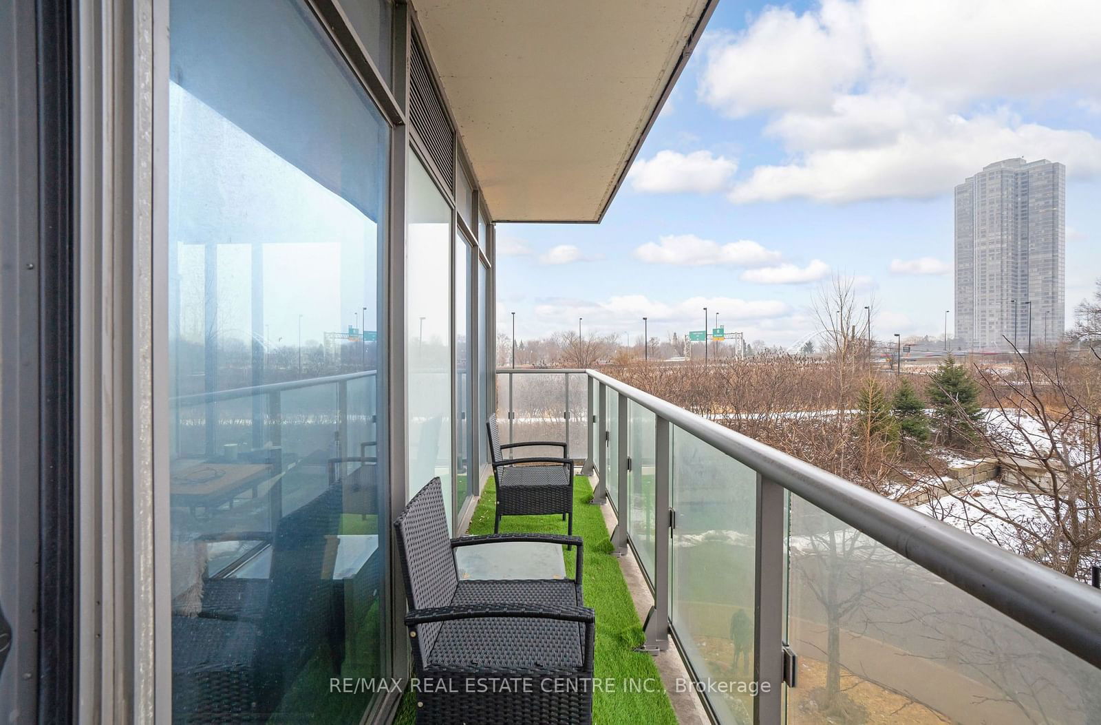 105 The Queensway Ave, unit 303 for sale