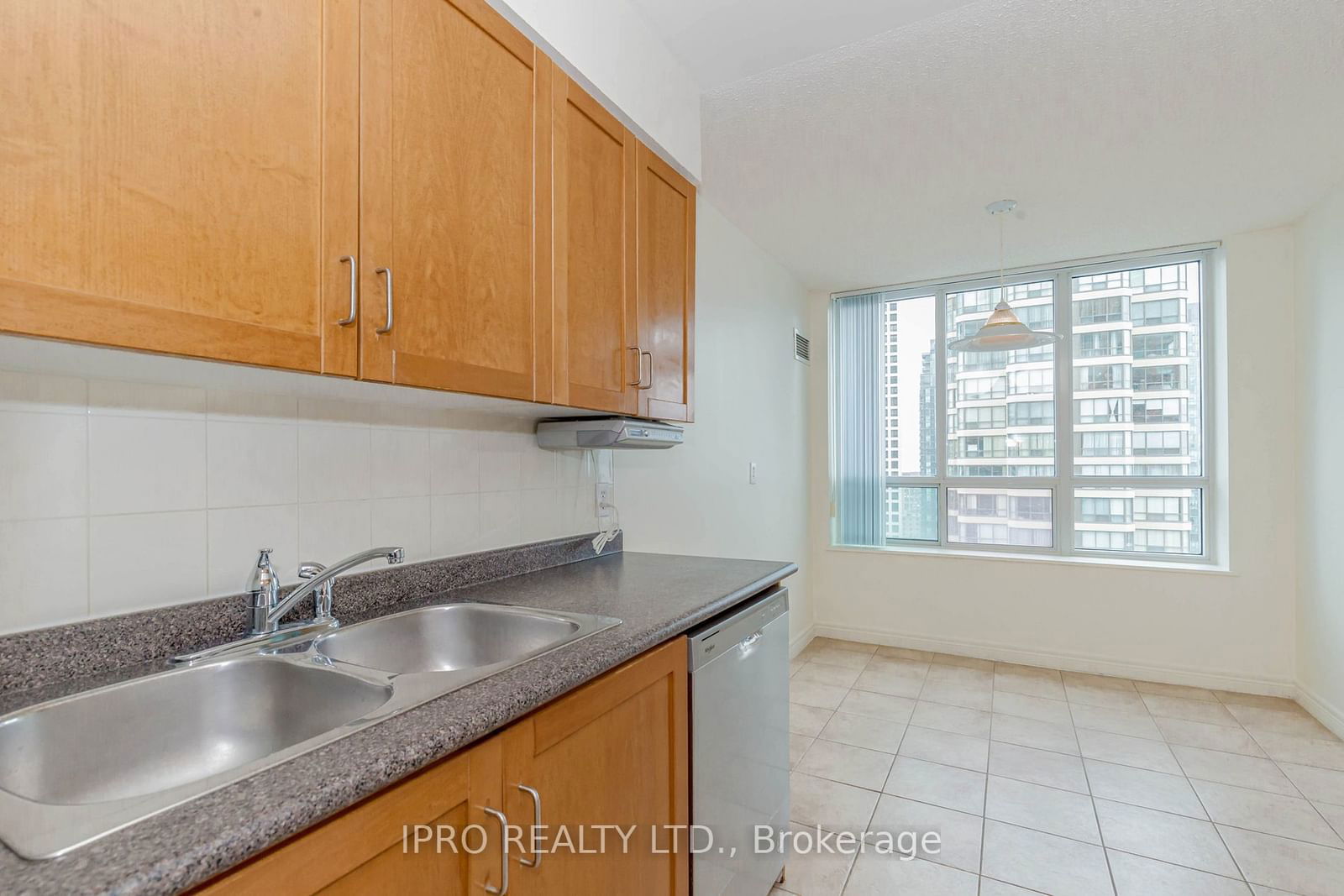 156 Enfield Pl, unit 2007 for rent