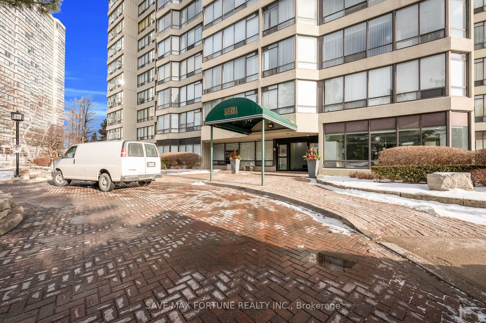 26 Hanover Rd, unit 1611 for sale