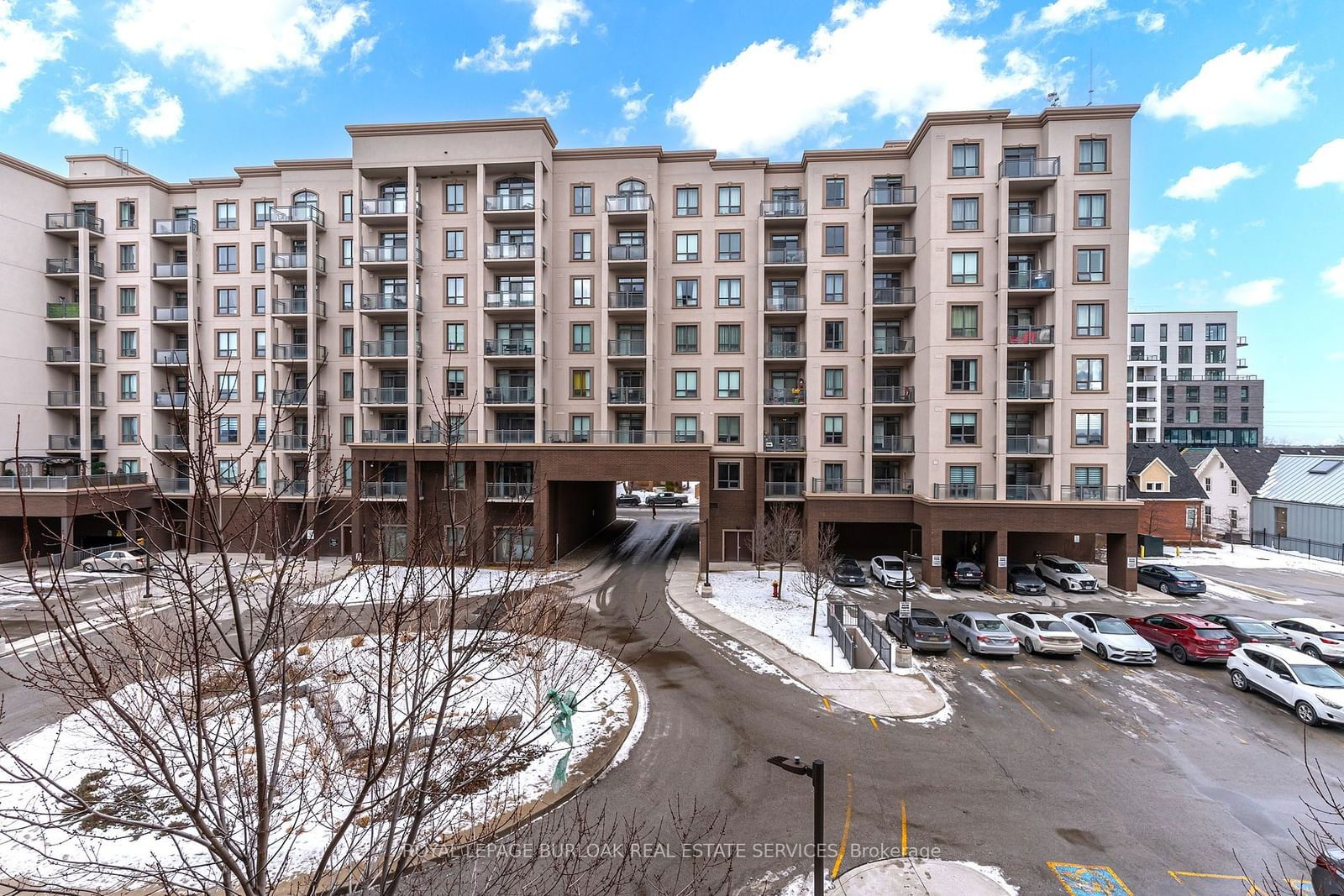 2490 Old Bronte Rd, unit 302 for sale