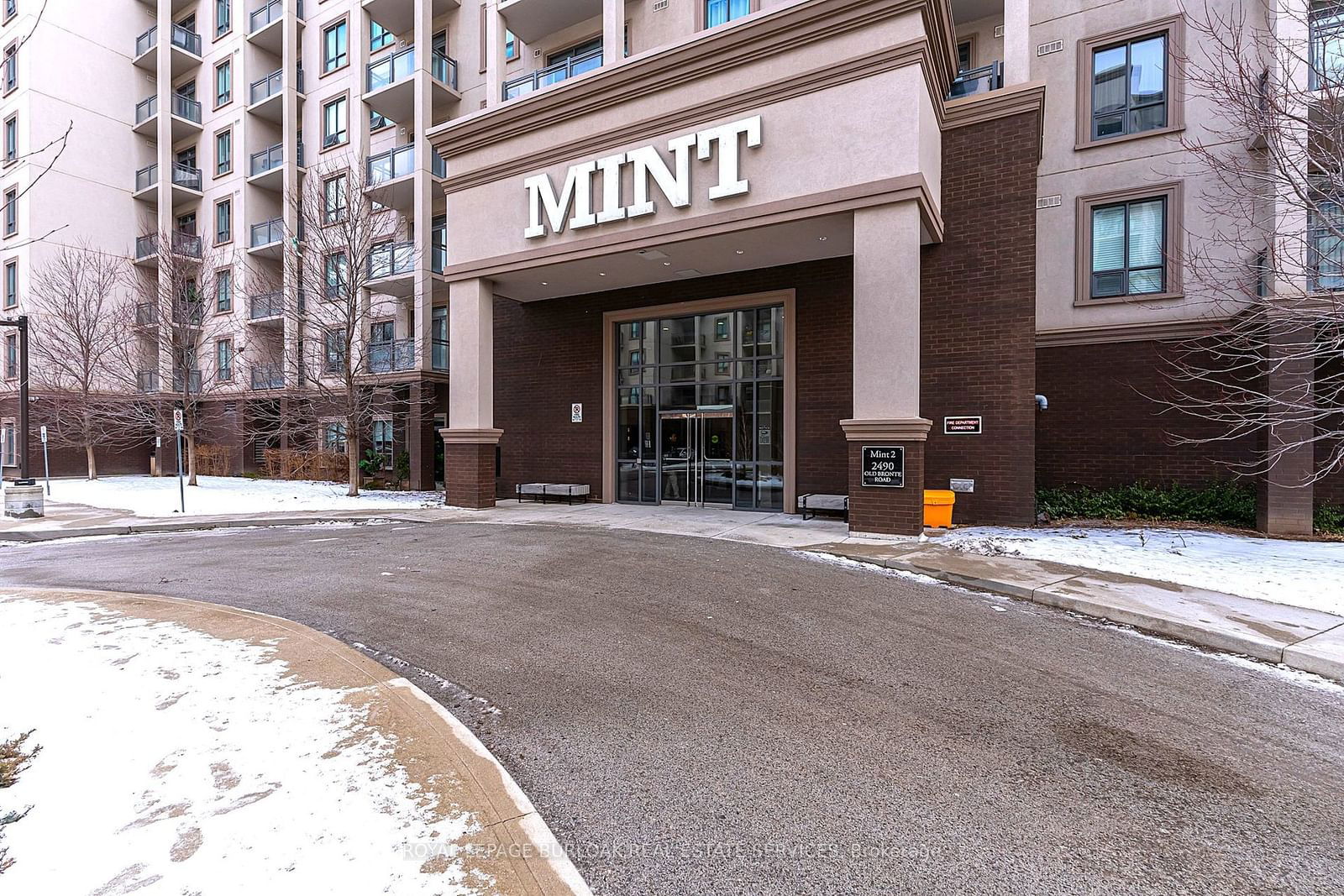 2490 Old Bronte Rd, unit 302 for sale