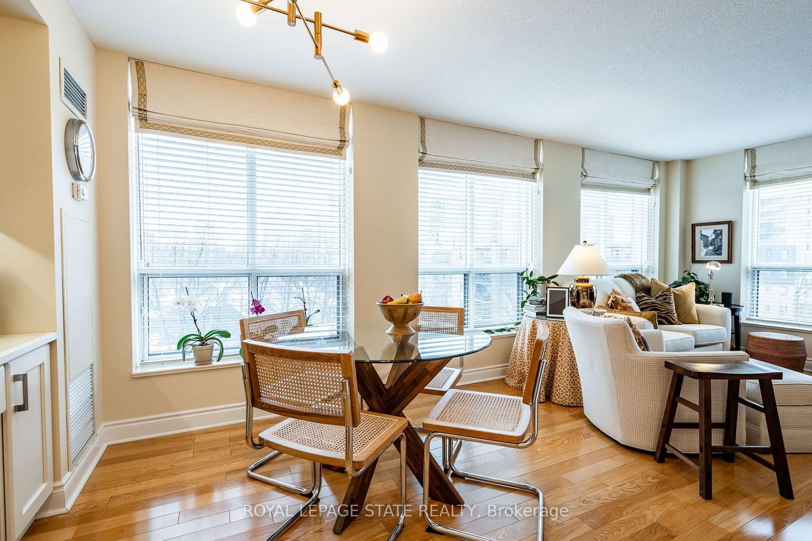 442 Maple Ave, unit 604 for sale