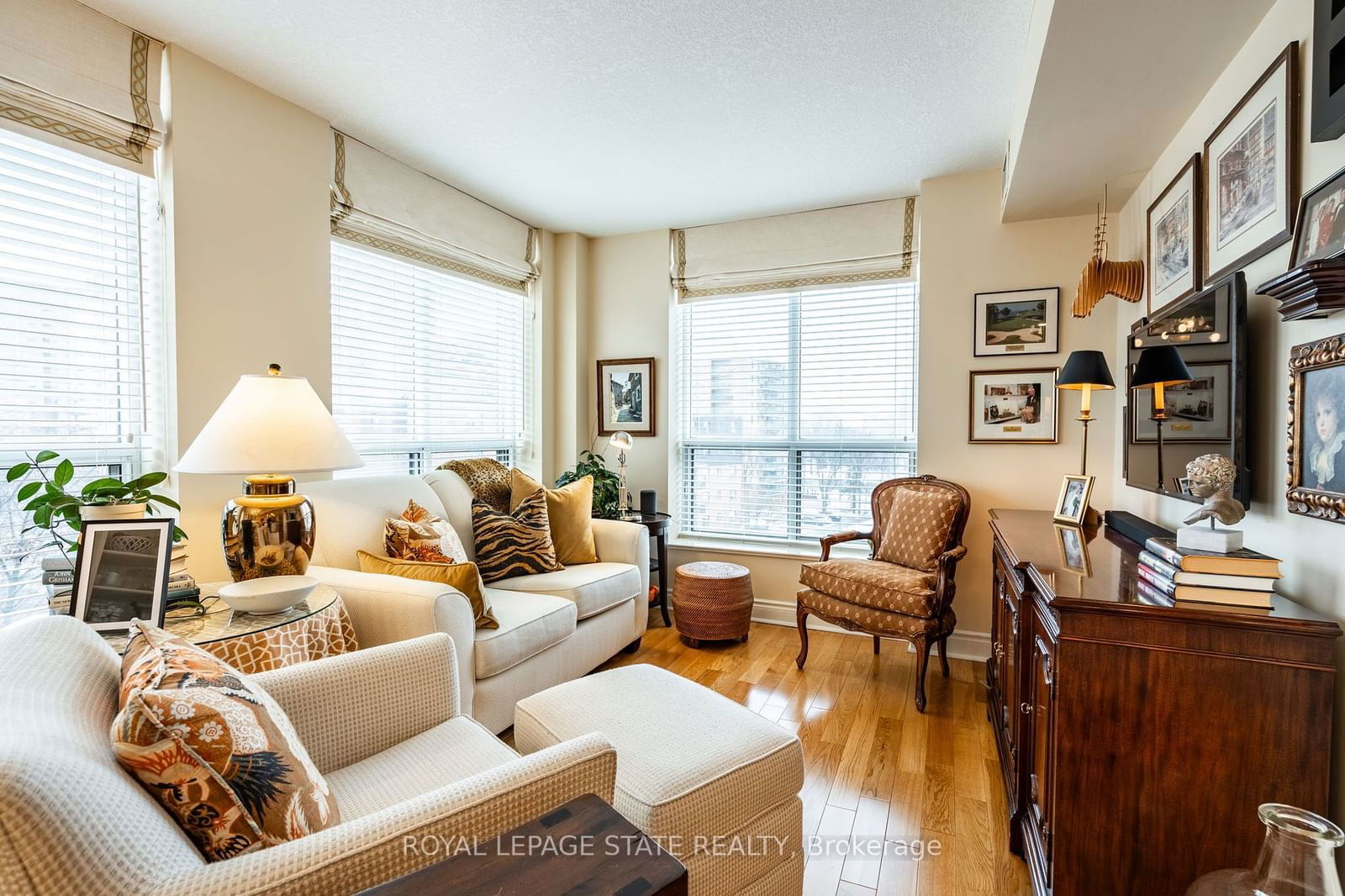 442 Maple Ave, unit 604 for sale