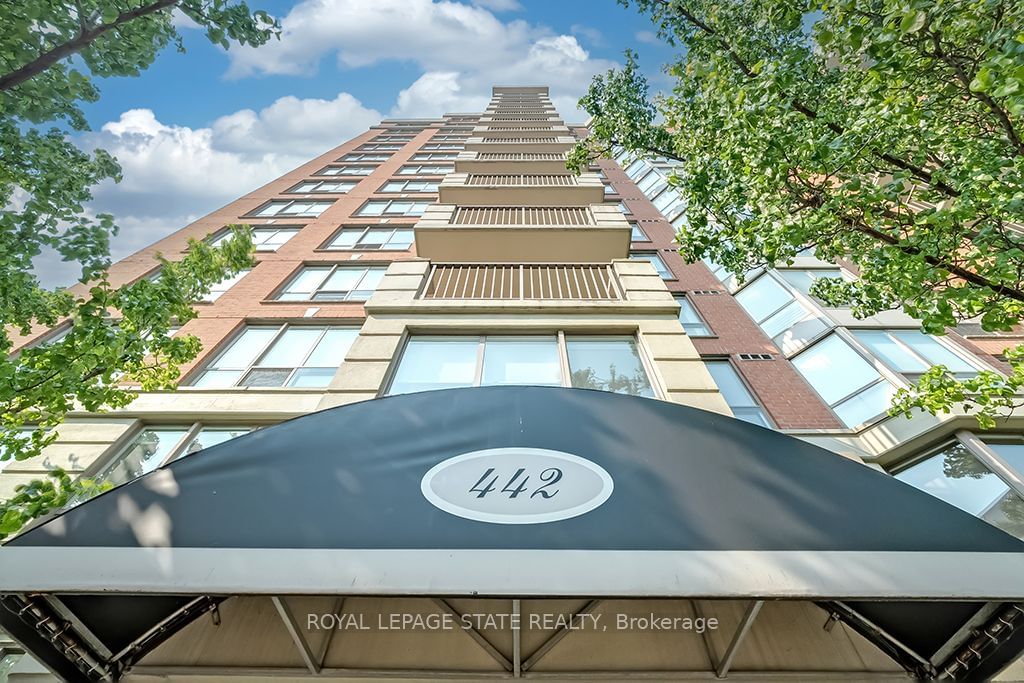 442 Maple Ave, unit 604 for sale