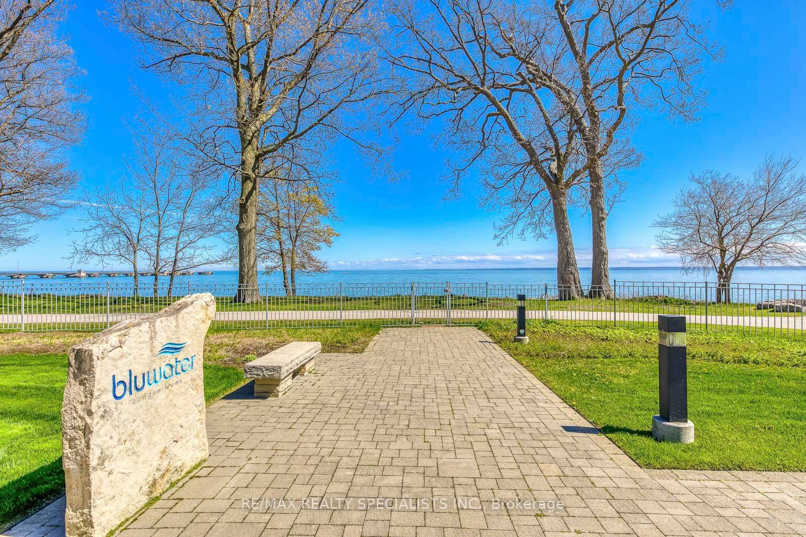 3500 Lakeshore Rd, unit 725 for sale