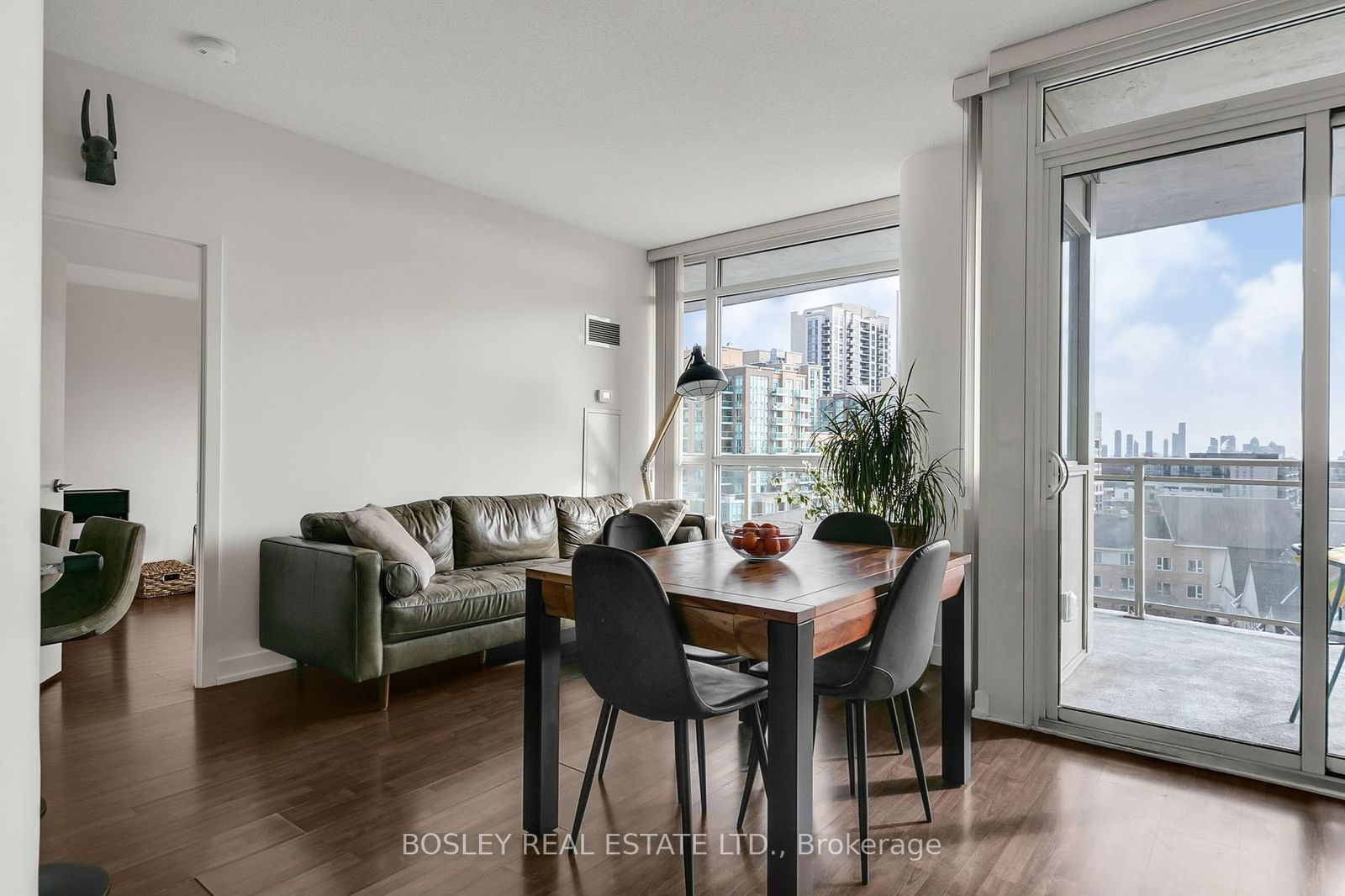 5101 Dundas St W, unit 608 for sale