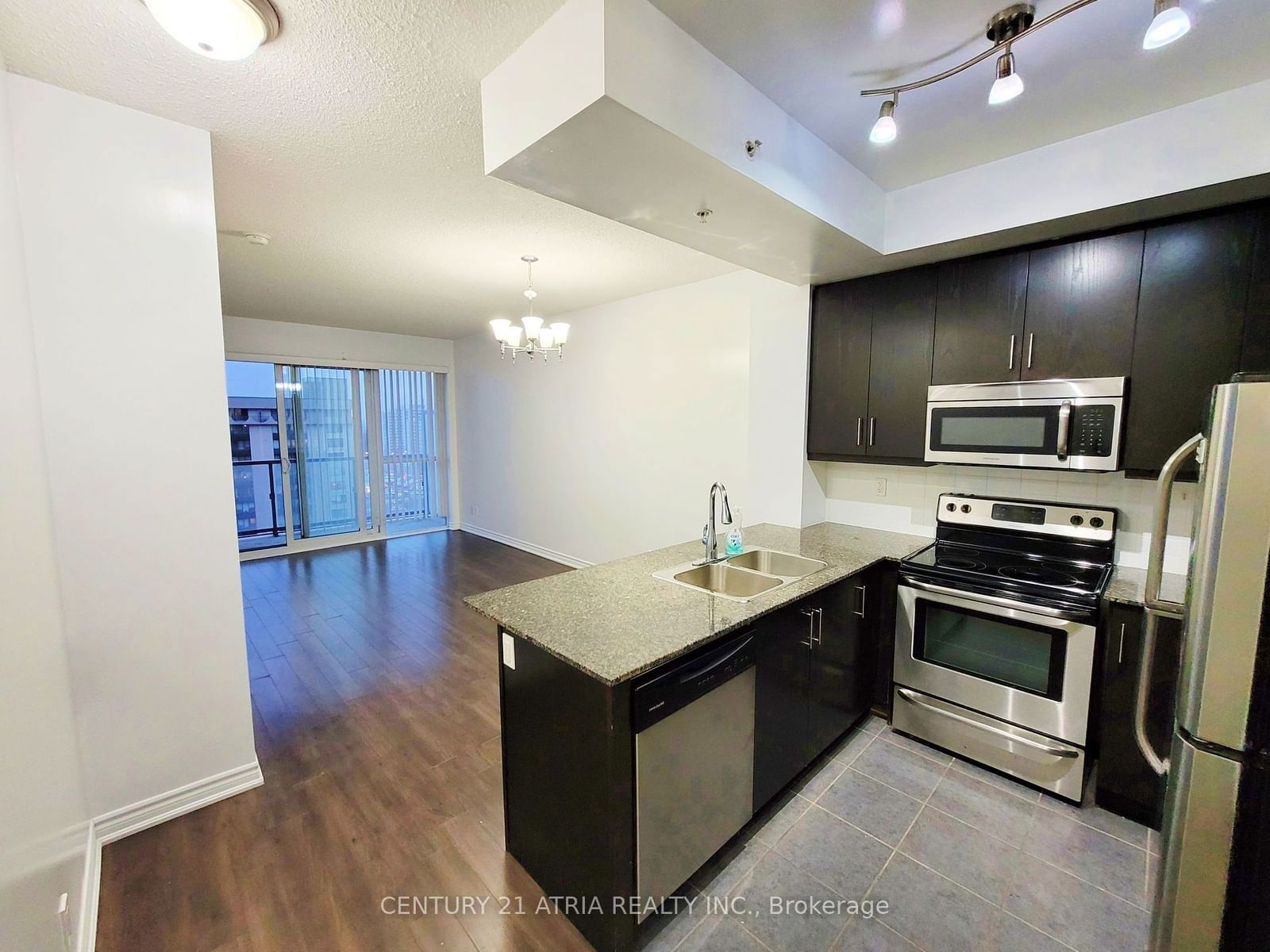 15 James Finlay Way, unit 1001 for rent