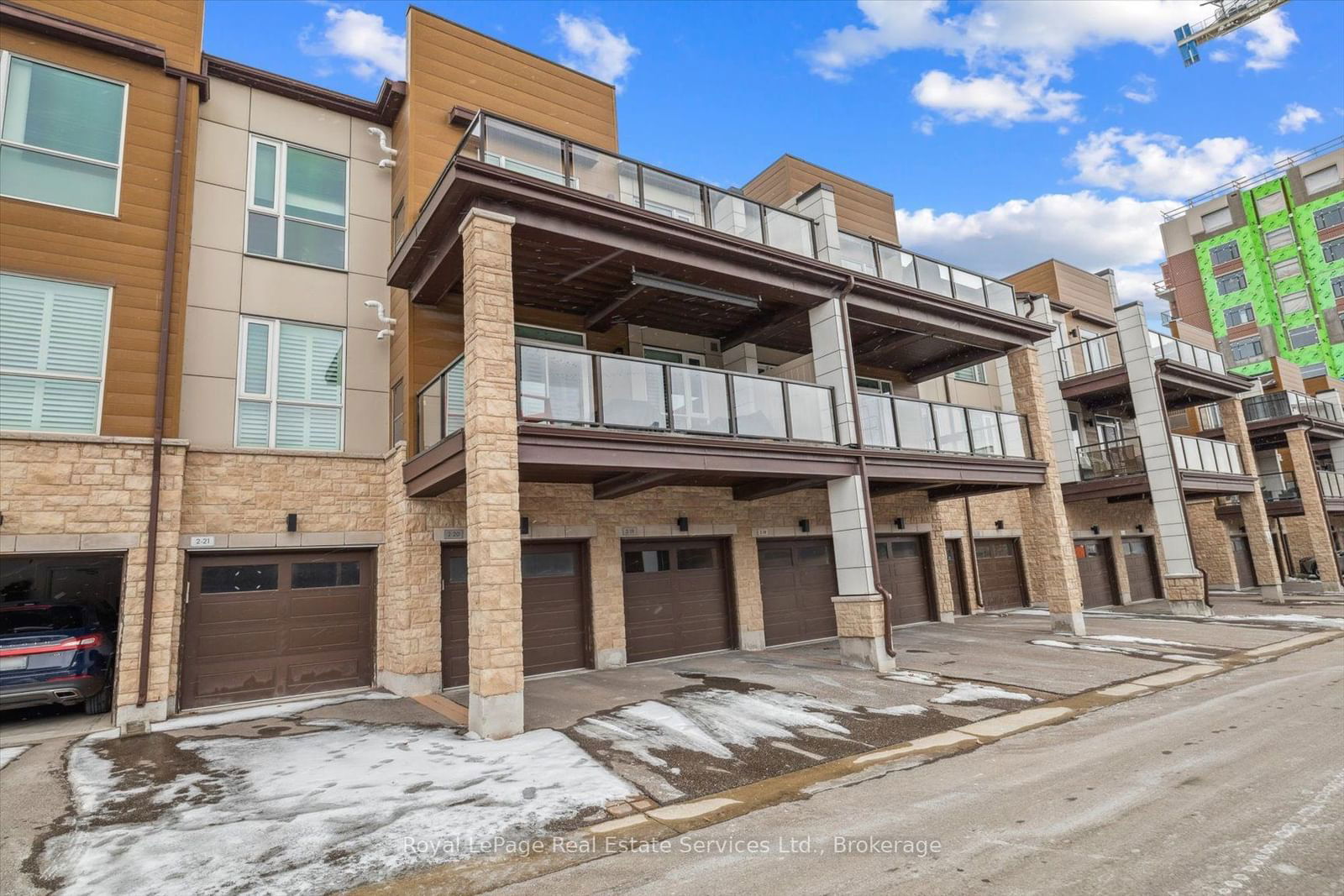 2370 Khalsa Gate, unit 207 for sale