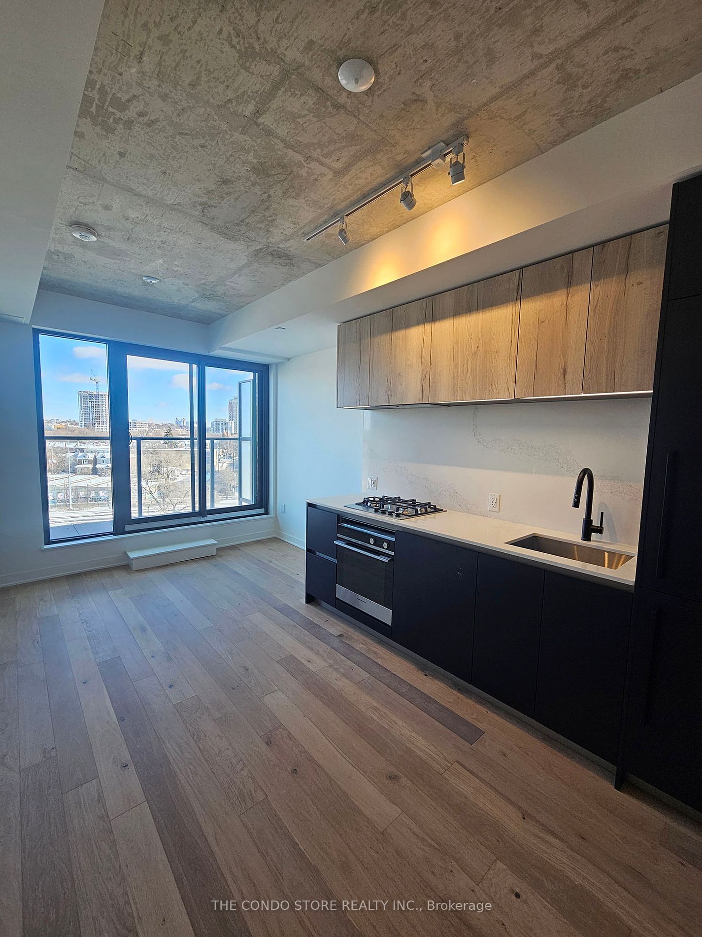 2625 Dundas St W, unit 706 for rent