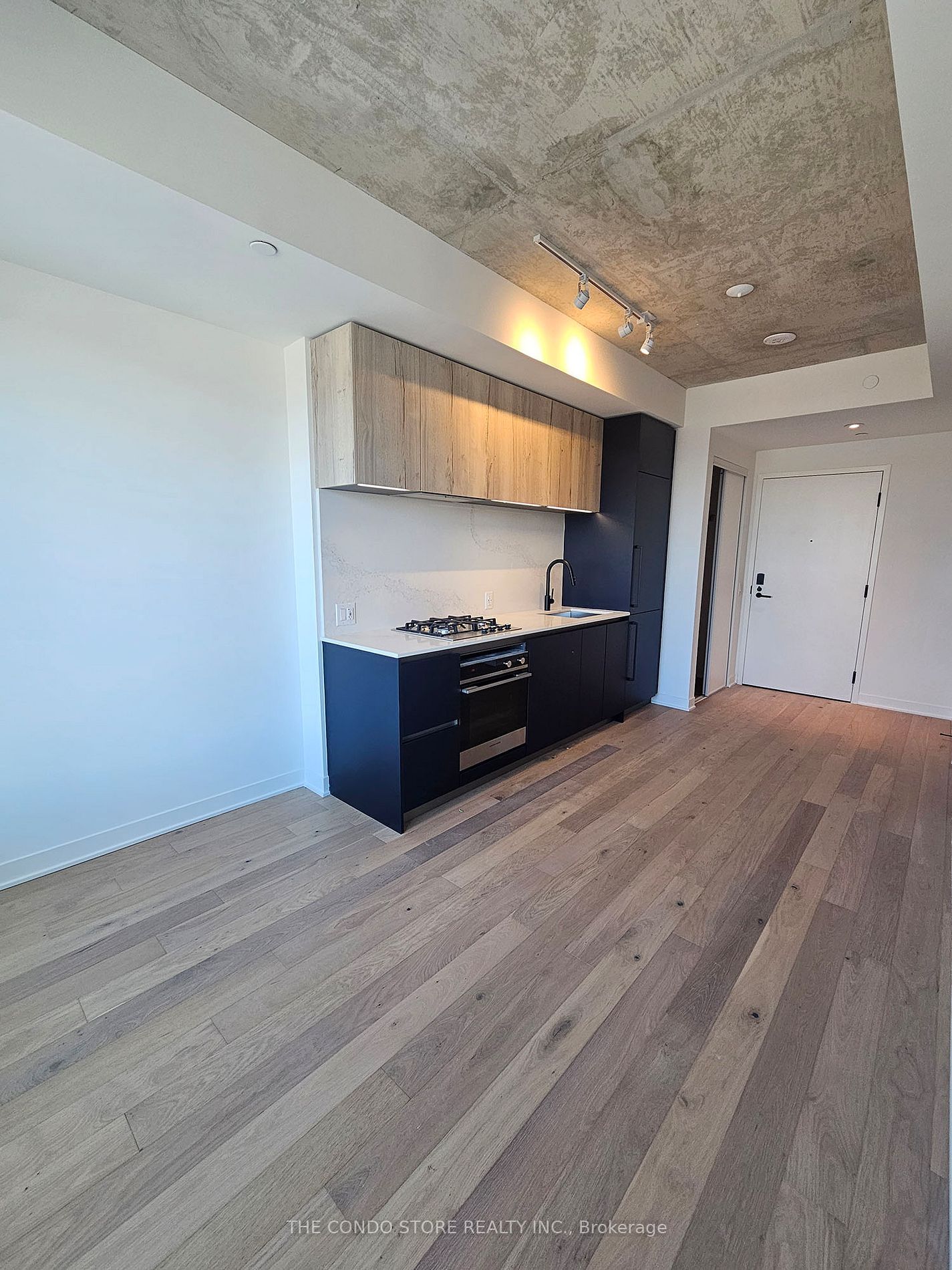 2625 Dundas St W, unit 706 for rent