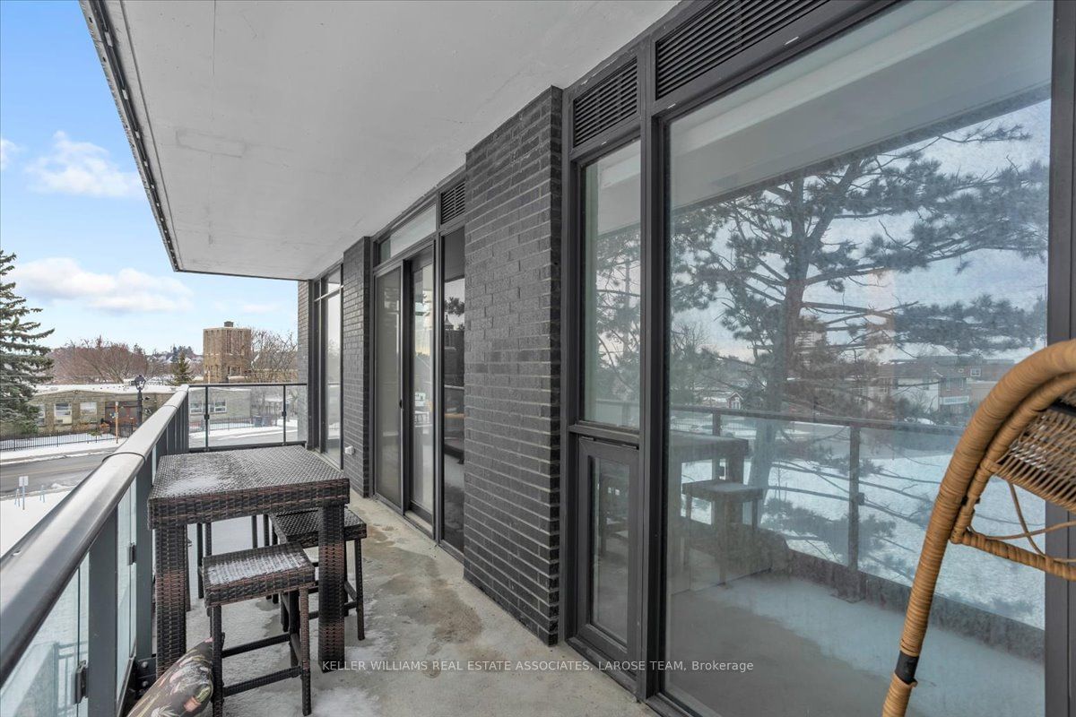 21 Park St E, unit 305 for sale