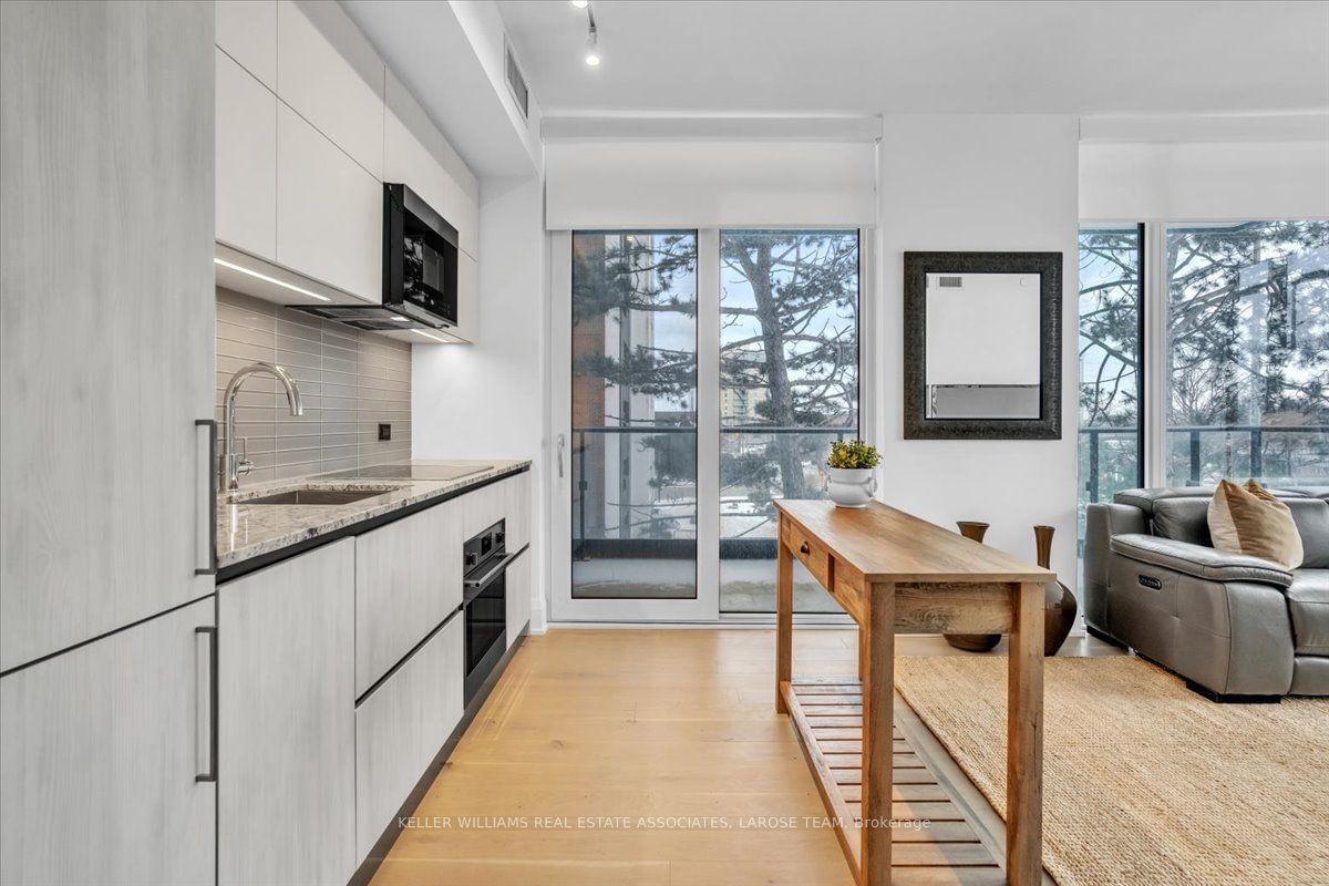 21 Park St E, unit 305 for sale