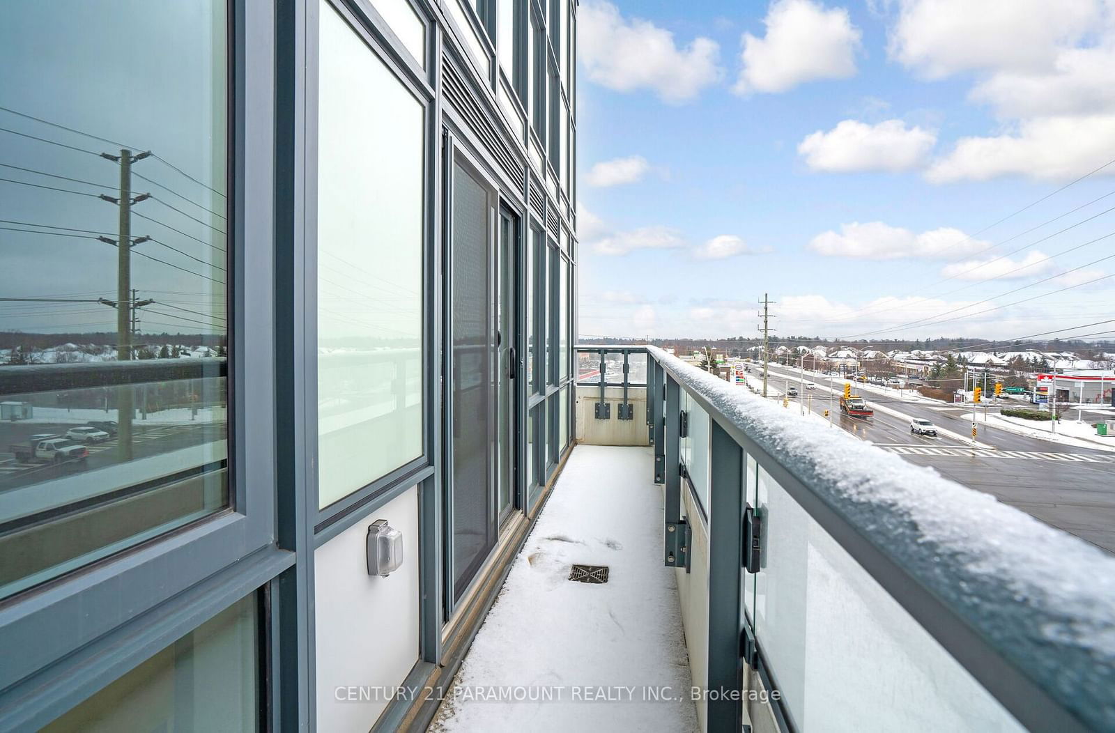 509 Dundas St W, unit 318 for sale