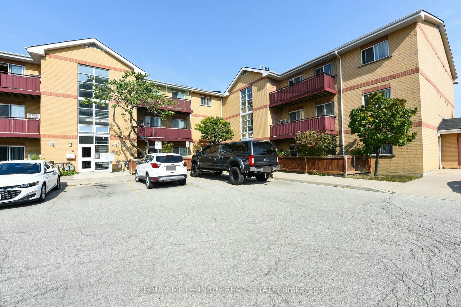 211 Forum Dr, unit 107B for sale