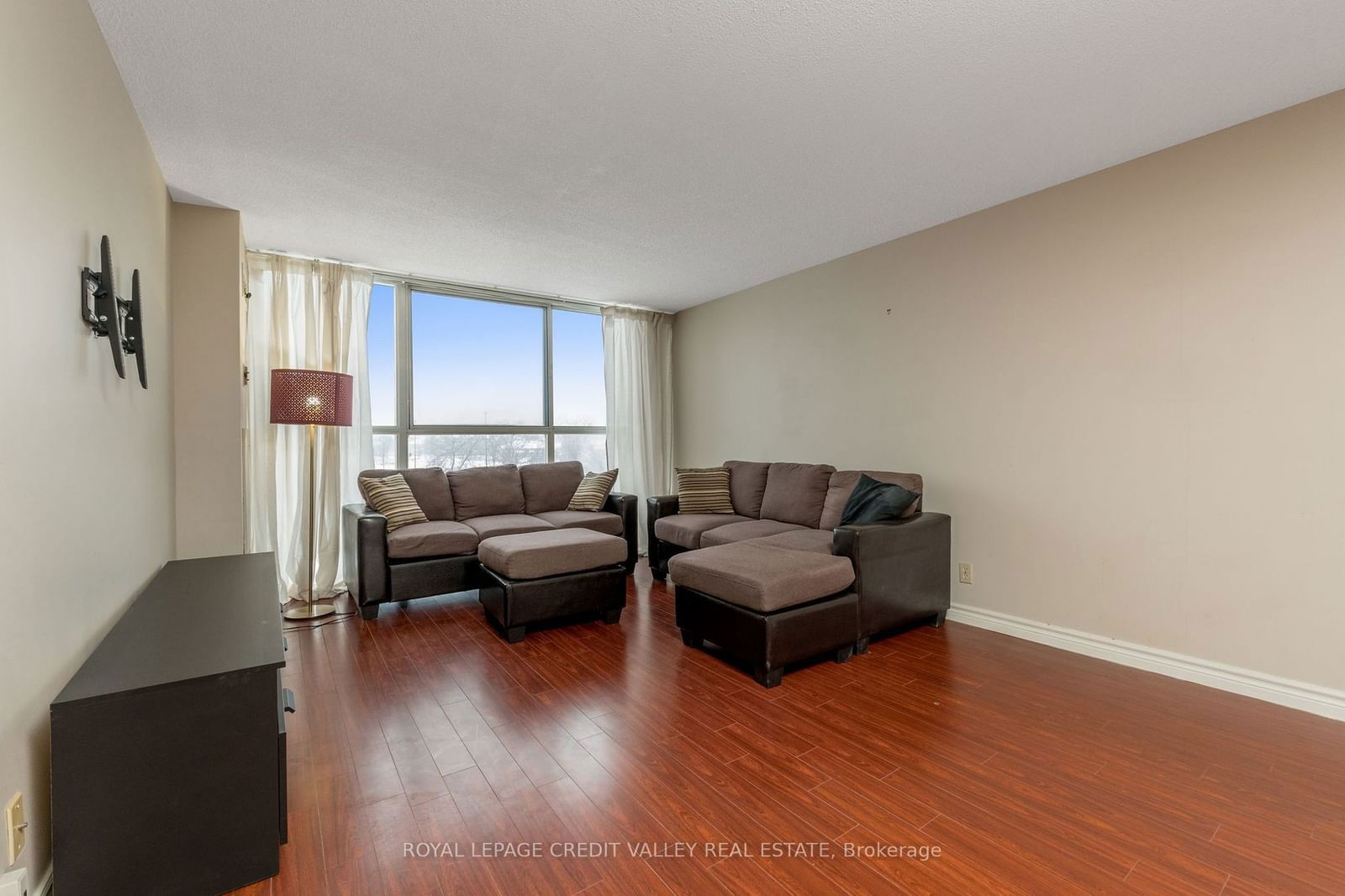 25 Trailwood Dr, unit 303 for sale