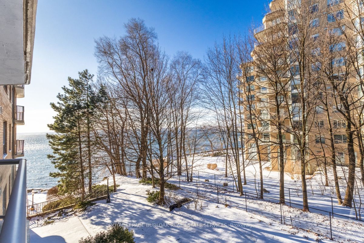 2210 Lakeshore Rd, unit 304 for sale