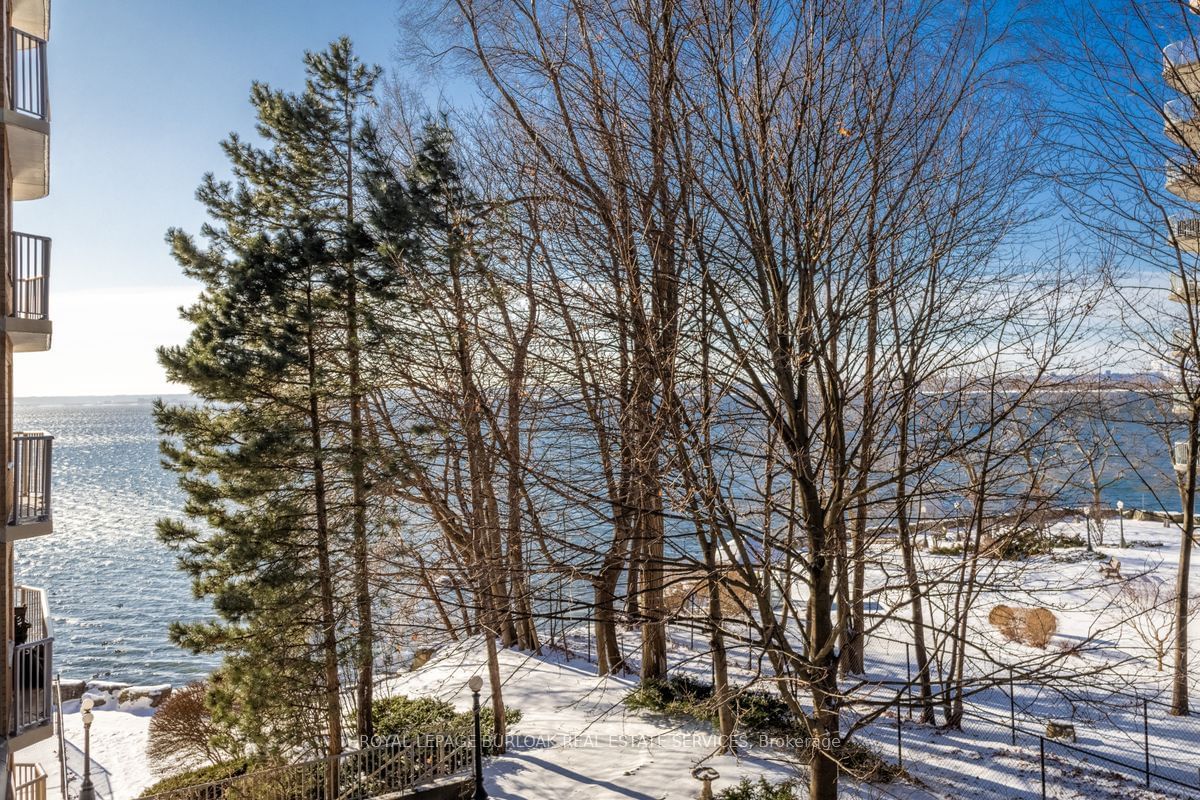 2210 Lakeshore Rd, unit 304 for sale