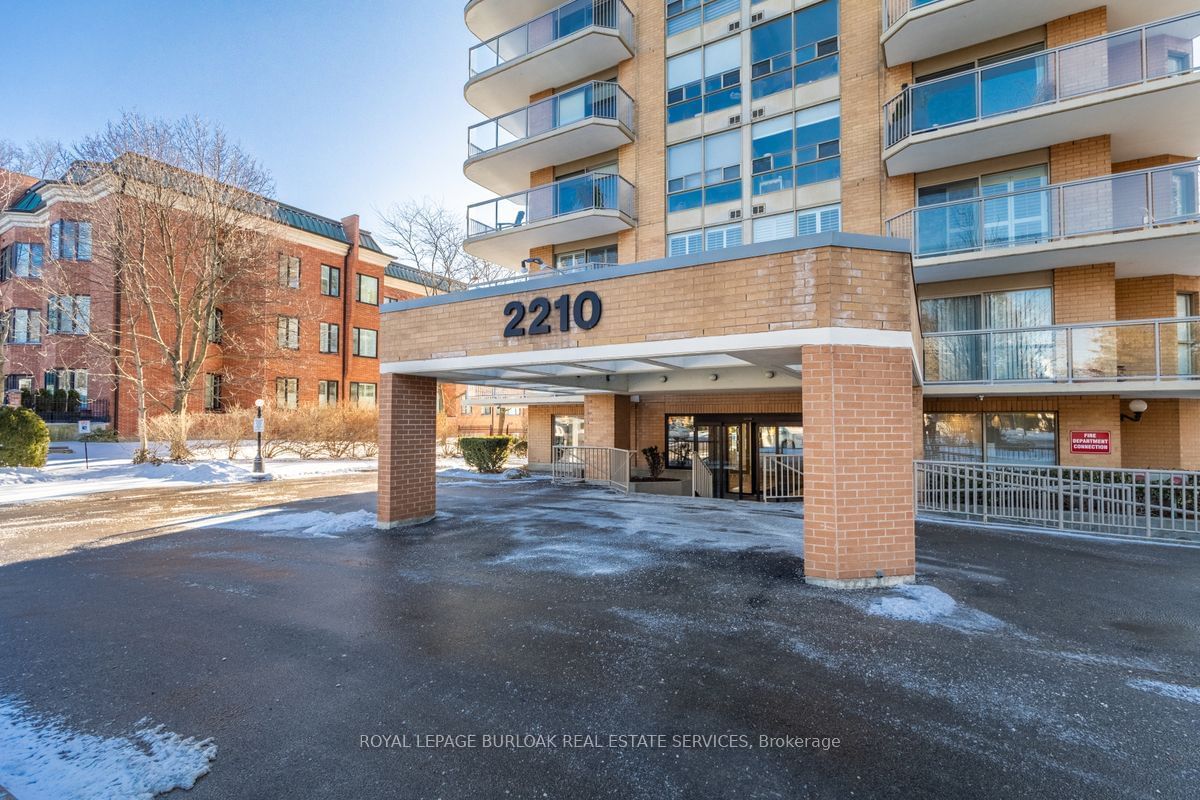 2210 Lakeshore Rd, unit 304 for sale