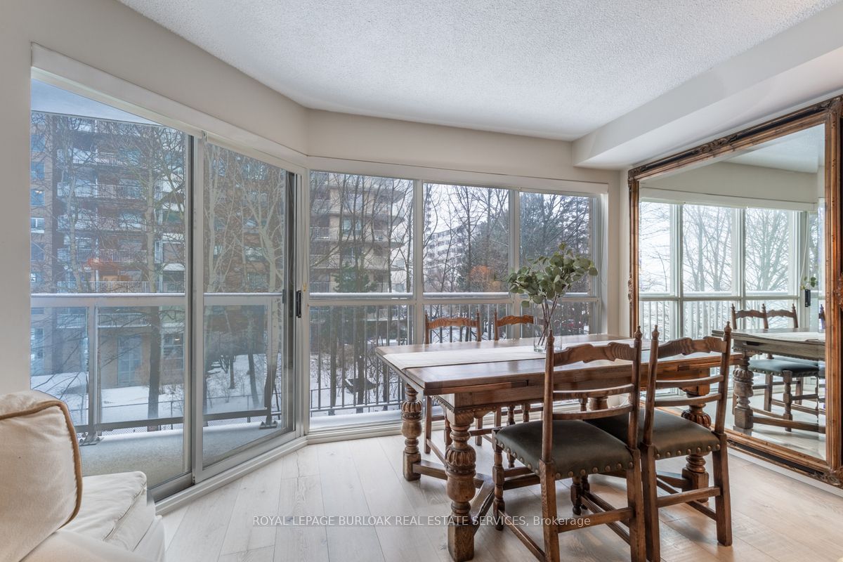 2210 Lakeshore Rd, unit 304 for sale