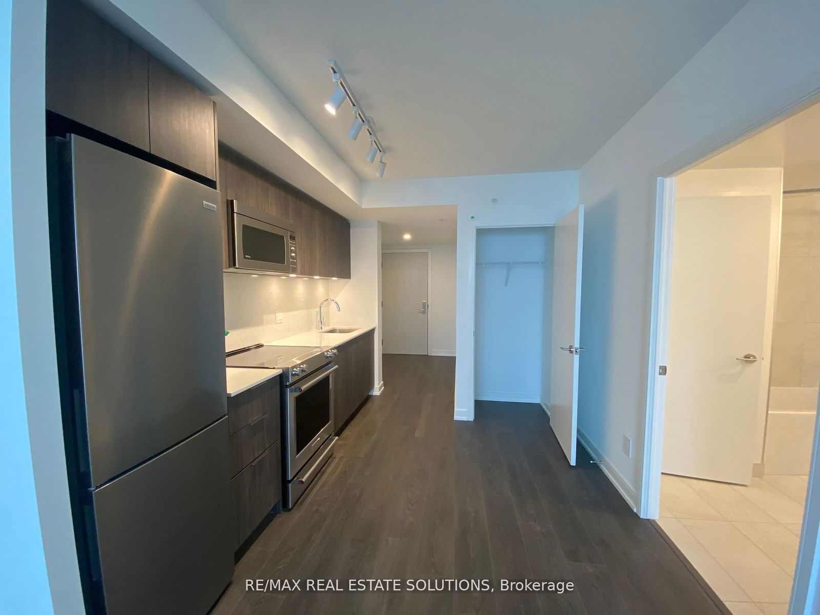 30 Samuel Wood Way, unit 1611 for rent