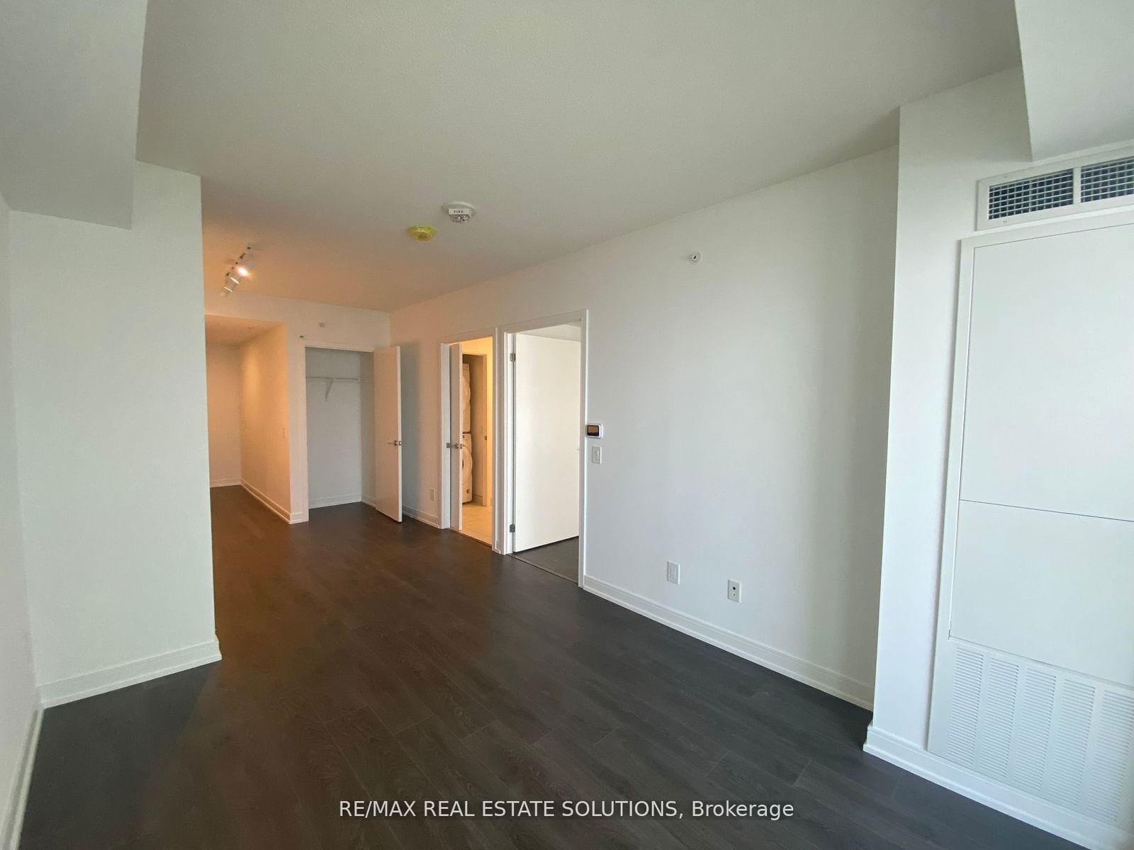 30 Samuel Wood Way, unit 1611 for rent