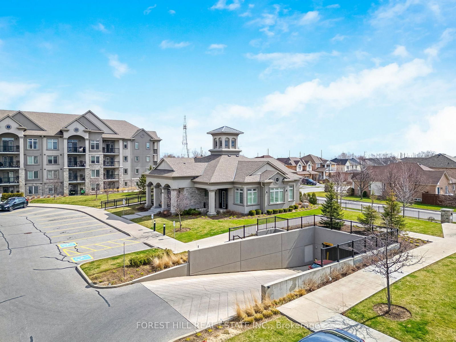 The Courtyards on Main Condos, Milton, Toronto