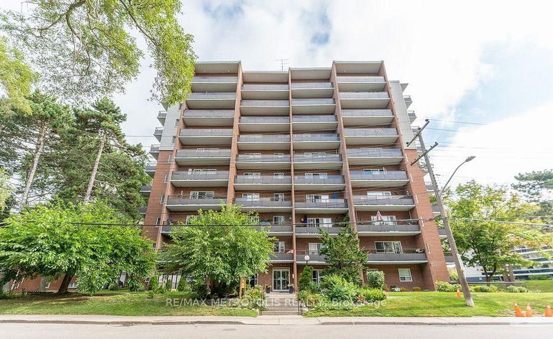 15 Elizabeth St N, unit 704 for sale