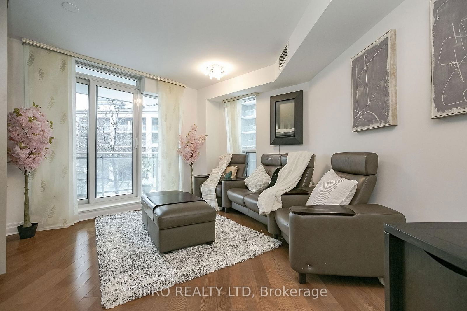 2119 Lake Shore Blvd W, unit 217 for sale