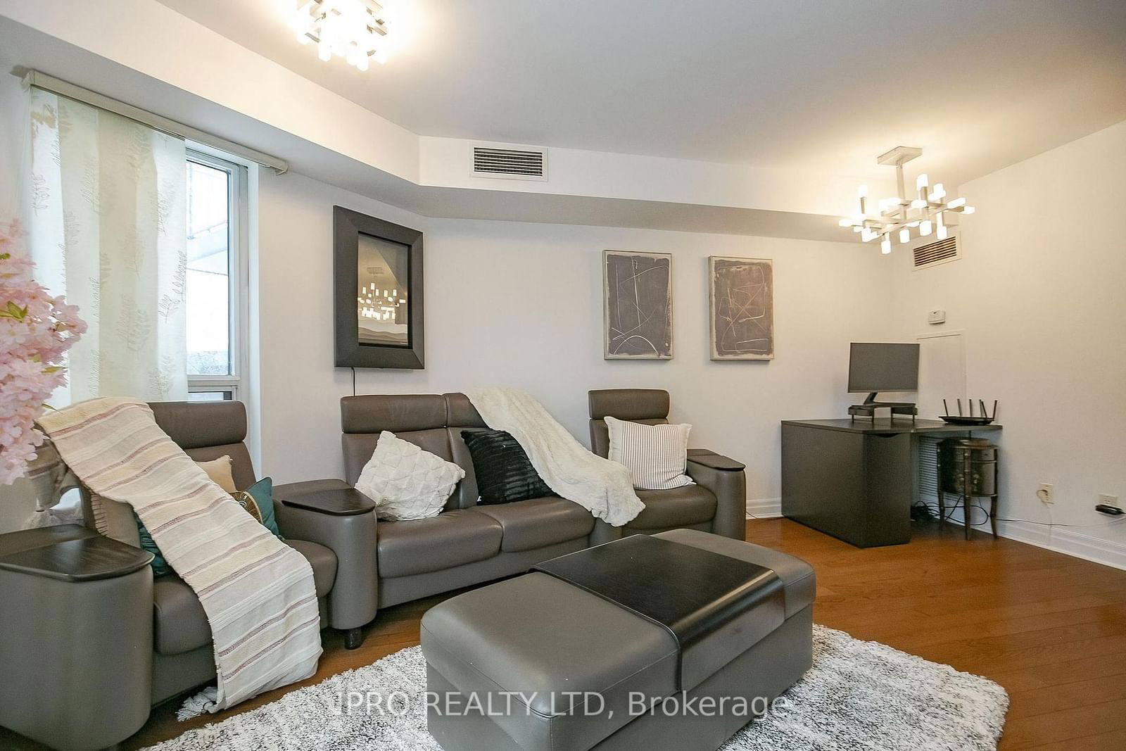 2119 Lake Shore Blvd W, unit 217 for sale