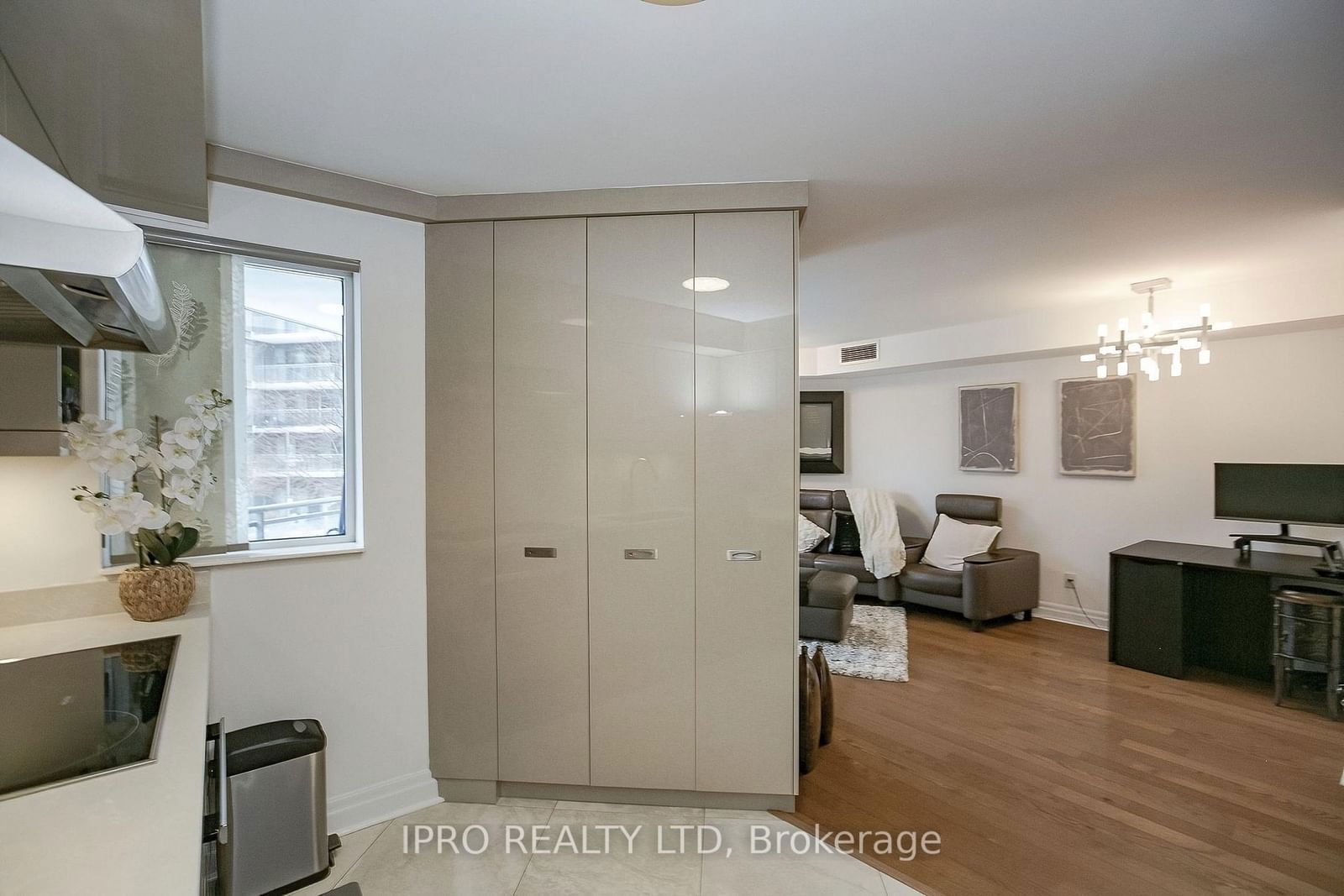 2119 Lake Shore Blvd W, unit 217 for sale