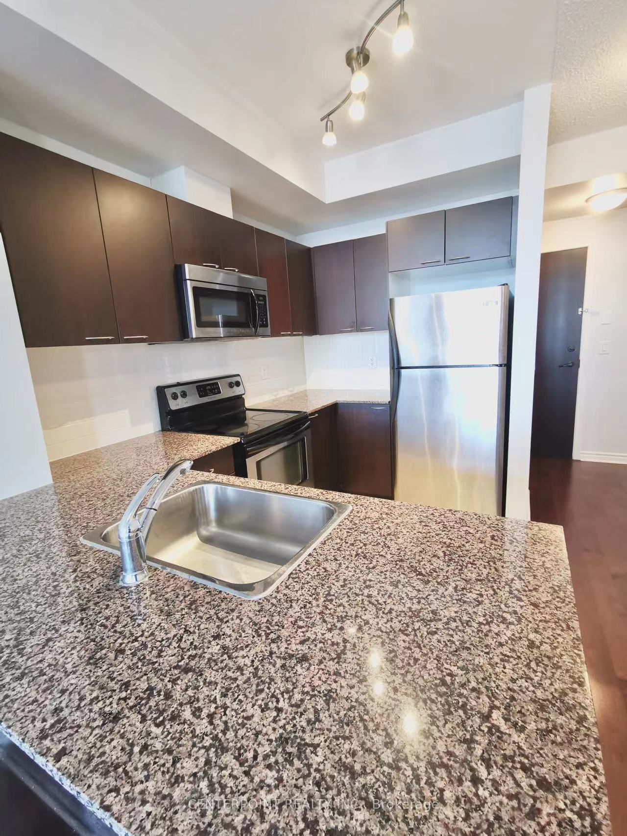 385 Prince Of Wales Dr, unit 703 for rent