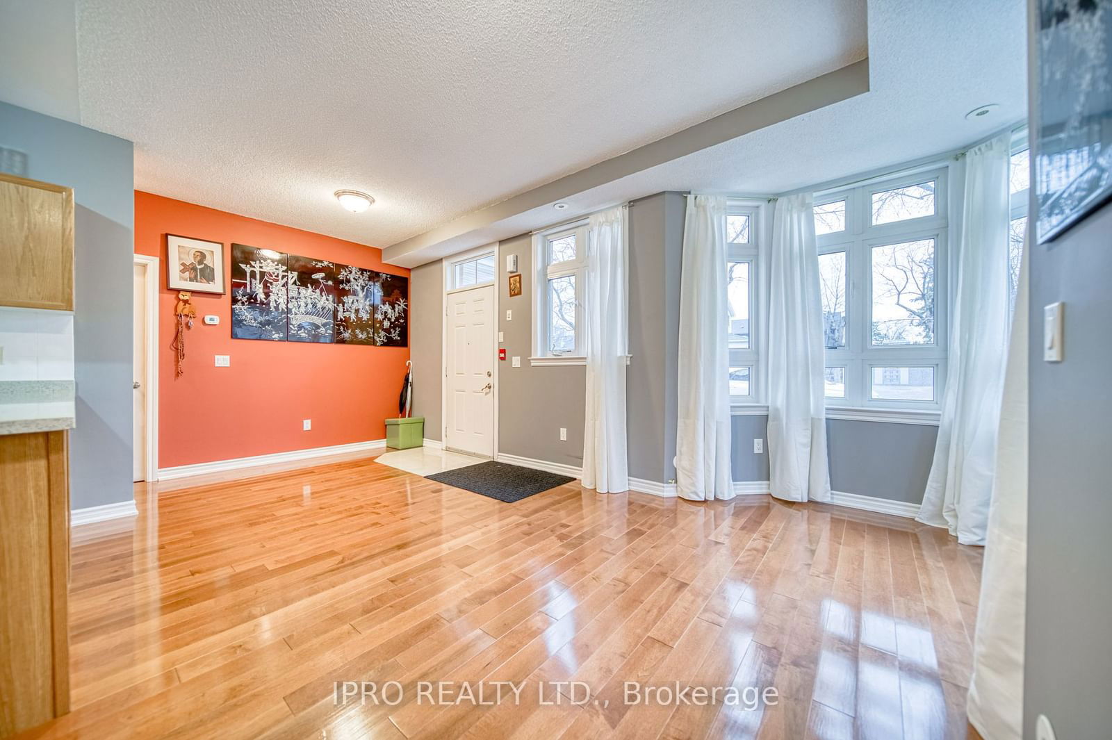 1947 Lawrence Ave, unit #2 for sale