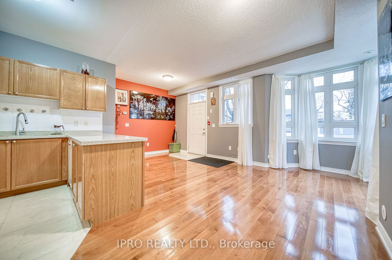 1947 Lawrence Ave, unit #2 for sale