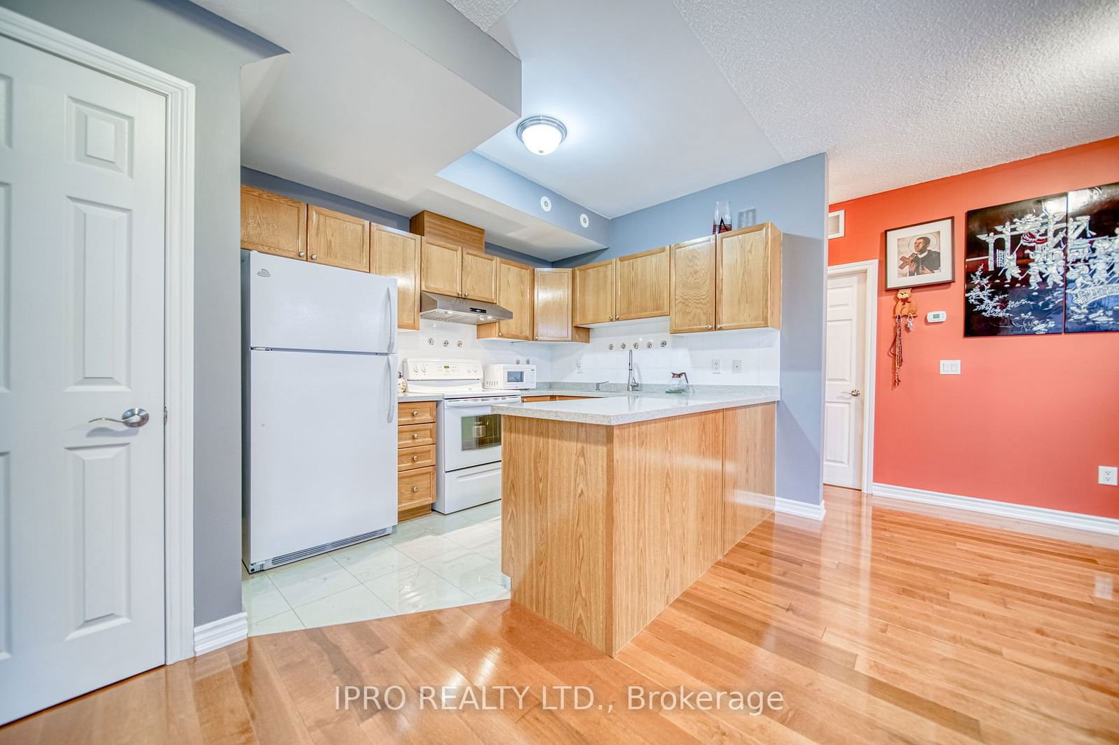 1947 Lawrence Ave, unit #2 for sale