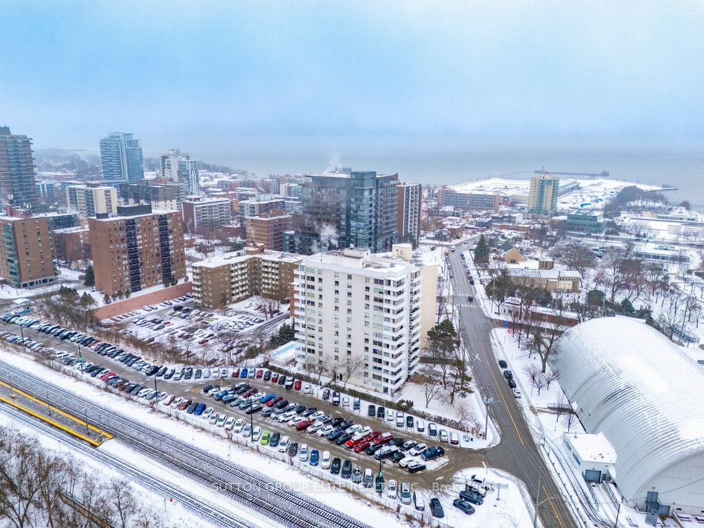 39 Stavebank Condos, Mississauga, Toronto