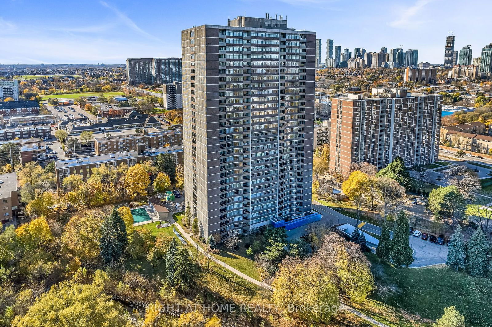 Lynwood Lane Condos, Mississauga, Toronto