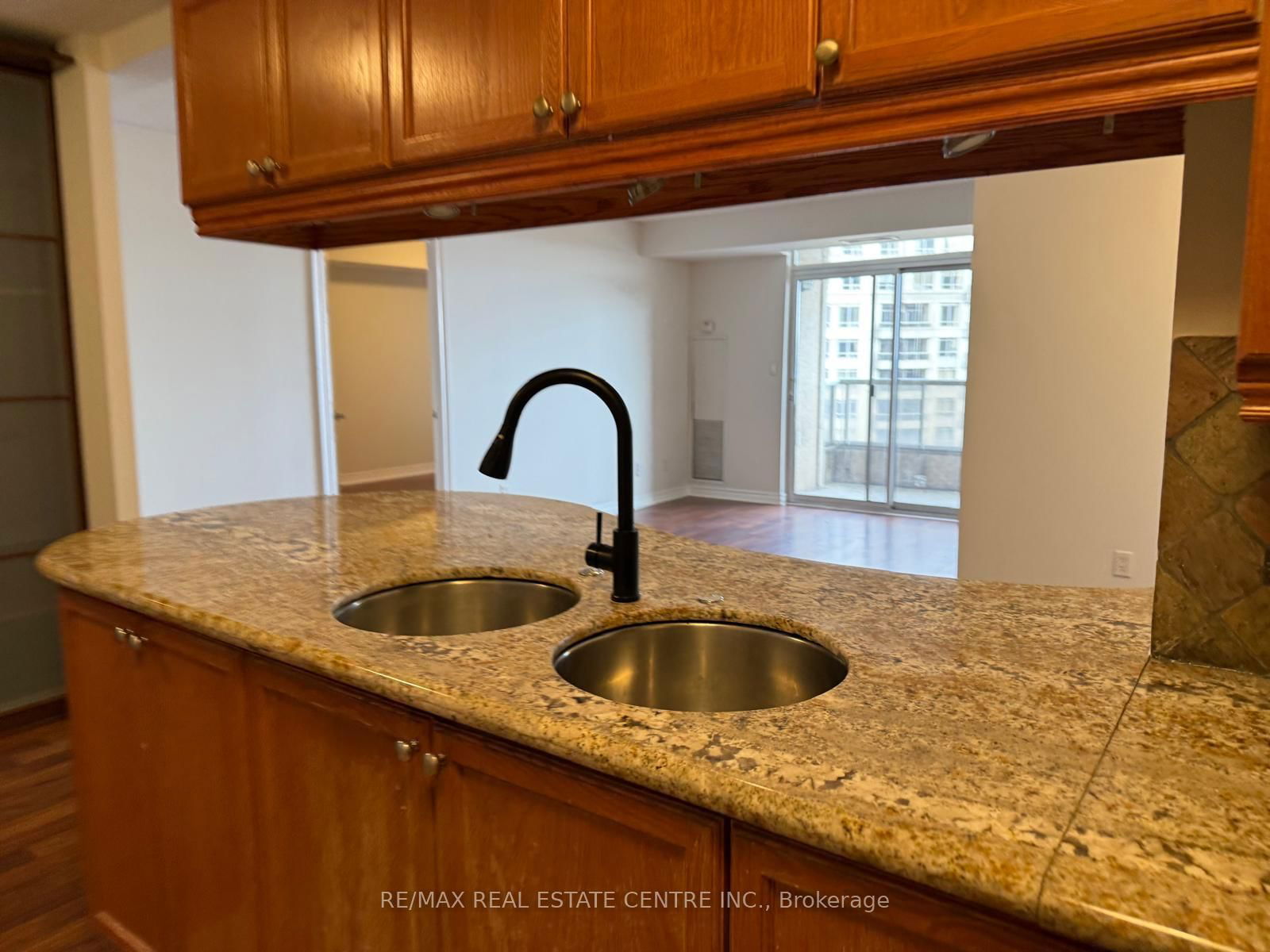 3888 Duke Of York Blvd, unit 2531 for rent