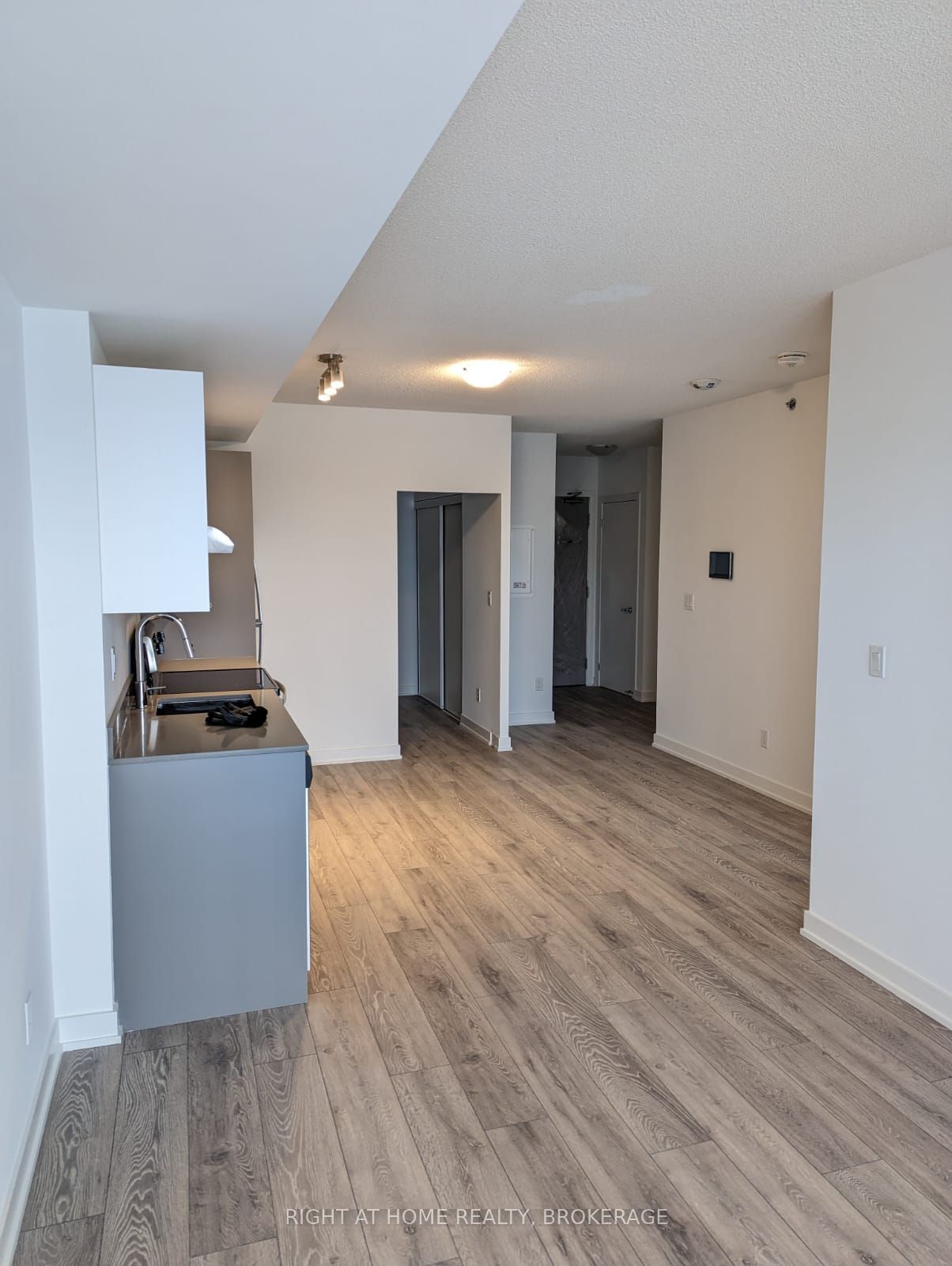 3210 Dakota Common, unit A214 for rent