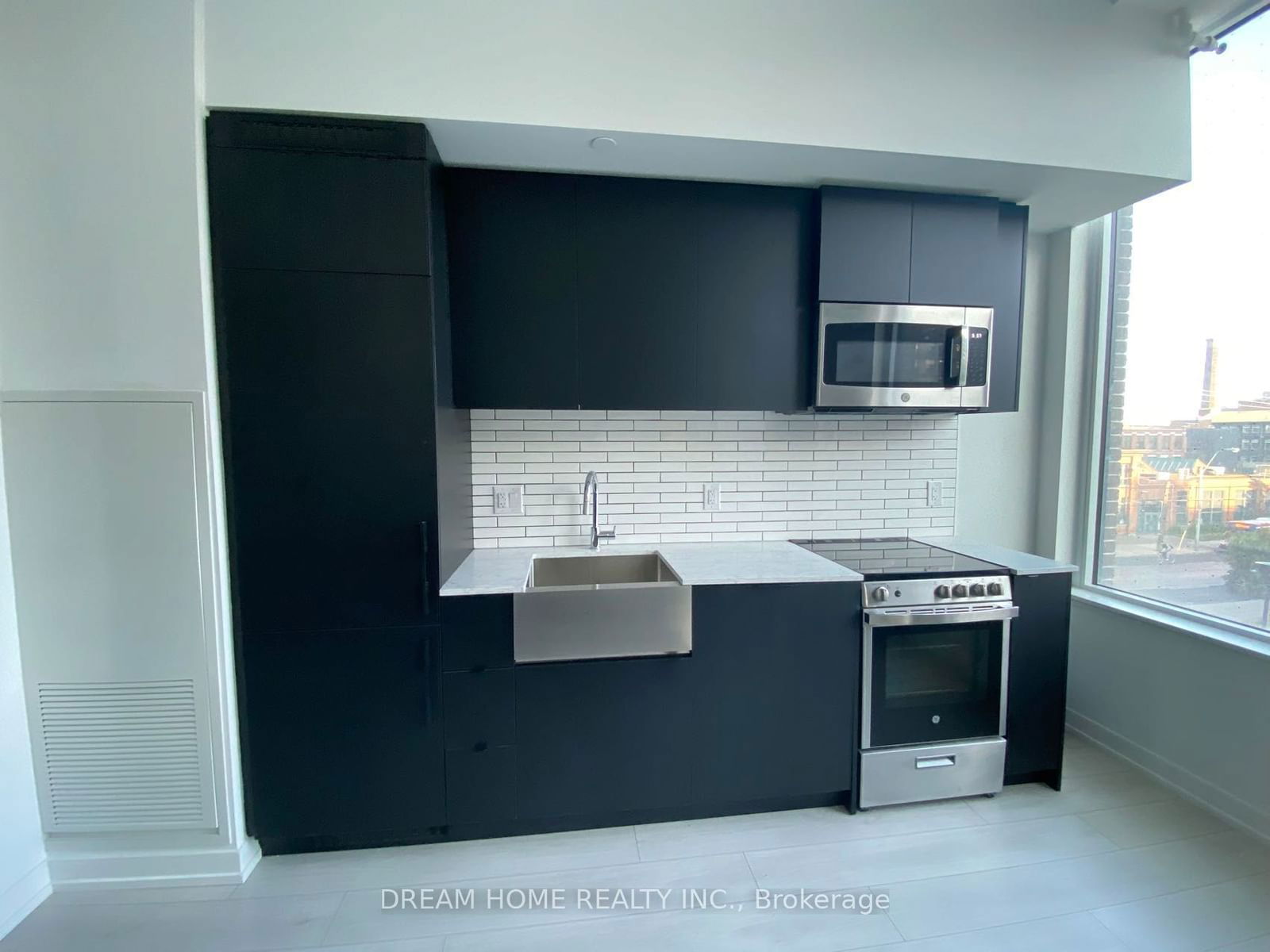 270 Dufferin St, unit 205 for rent