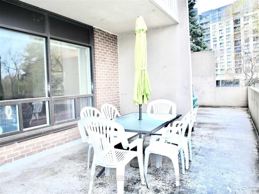 3390 Weston Rd, unit 203 for sale