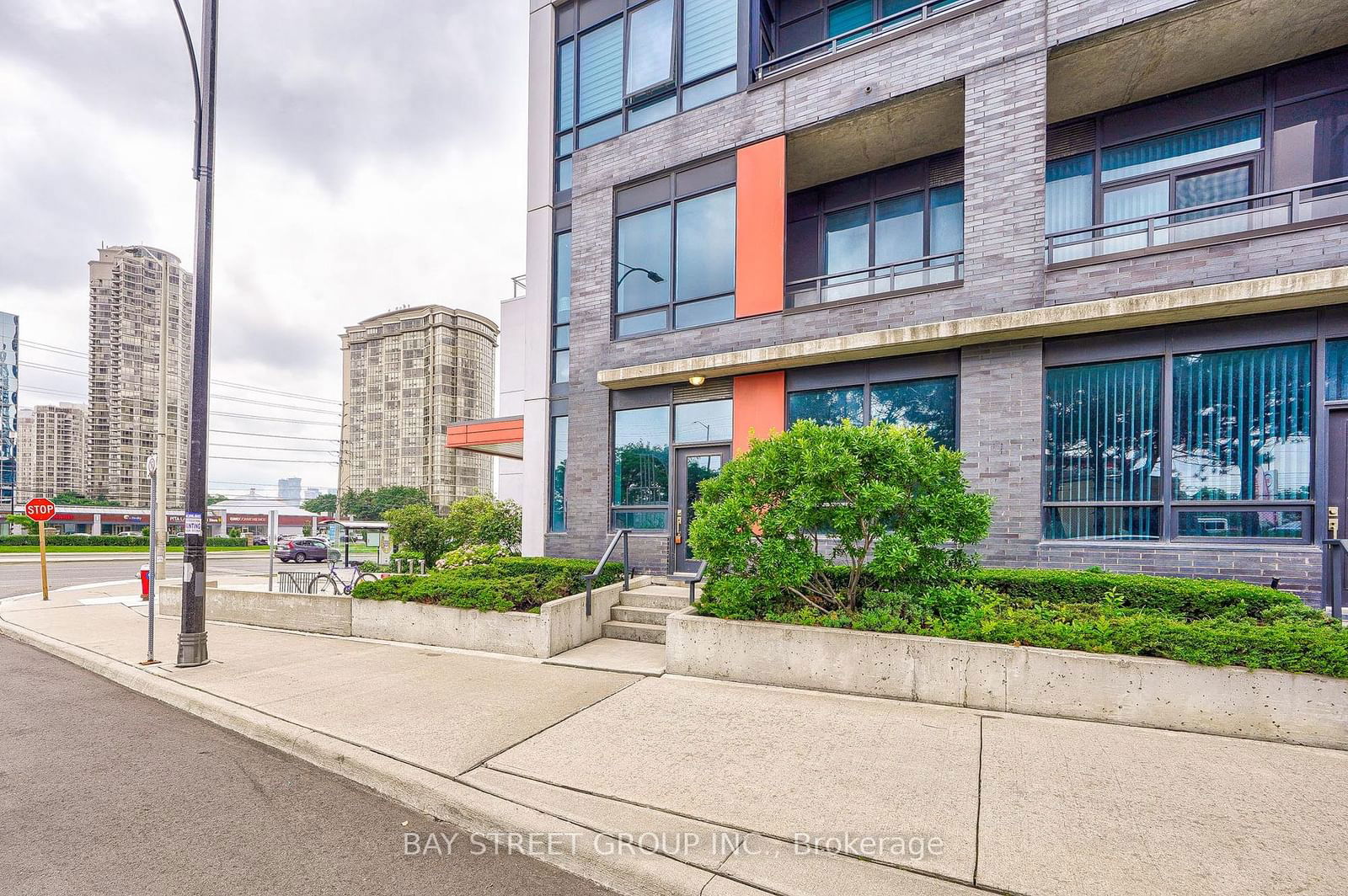 55 Eglinton Ave W, unit 108 for rent