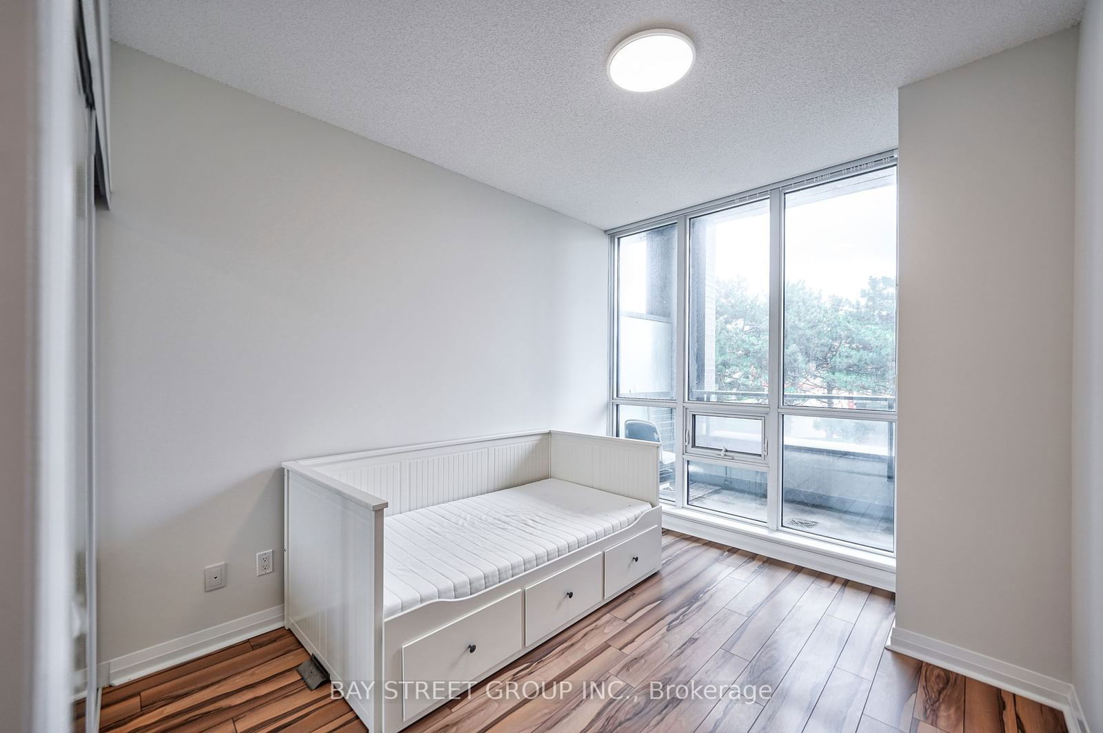 55 Eglinton Ave W, unit 108 for rent