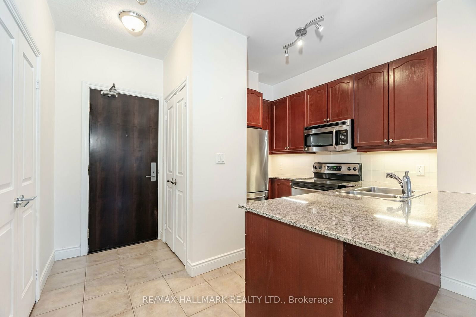 25 Earlington Ave, unit 104 for rent