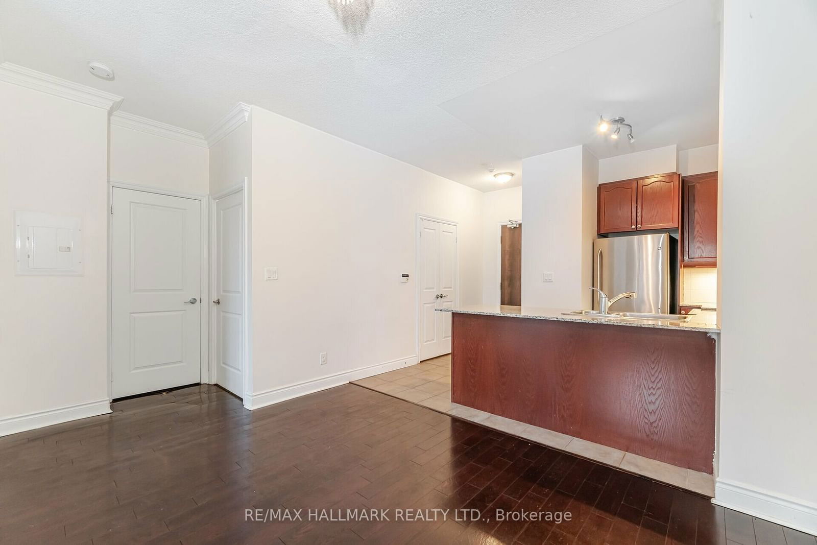 25 Earlington Ave, unit 104 for rent