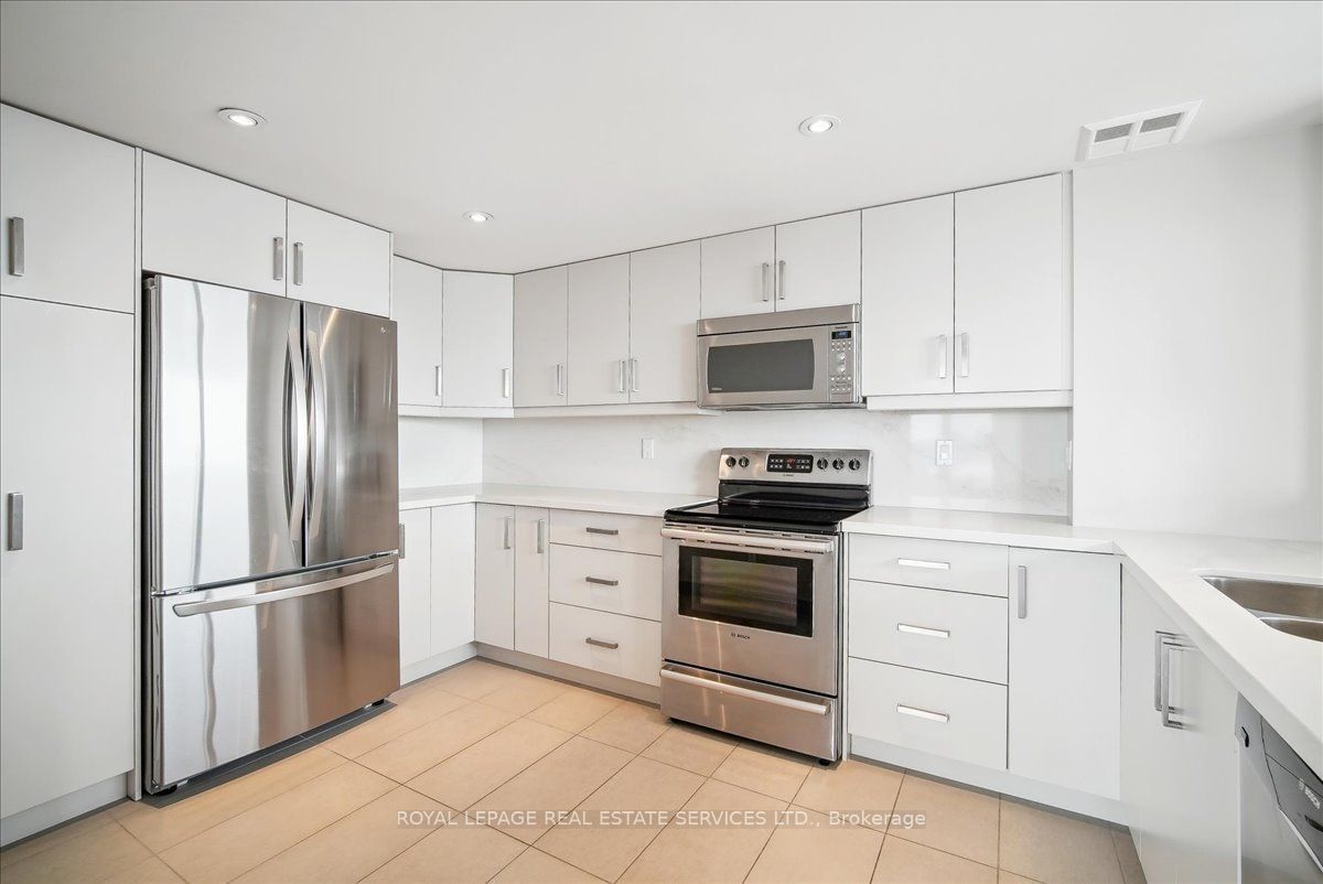 8 Lisa St, unit 1707 for sale