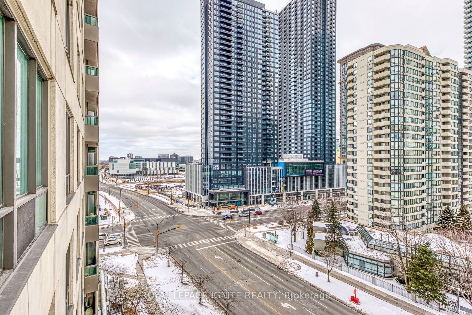 335 Rathburn Rd W, unit 1009 for sale