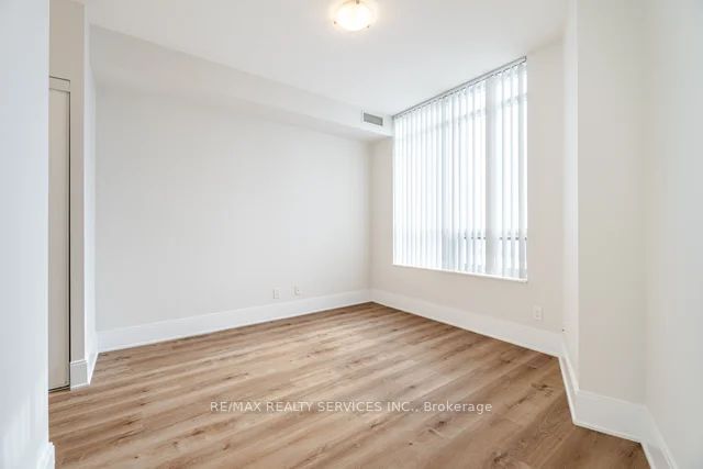 330 Burnhamthorpe Rd W, unit 2902 for rent